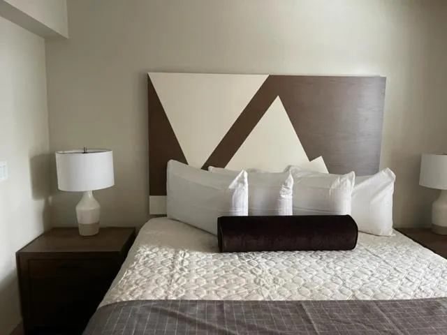 Property building, Bed in Tahoe Trail Resort