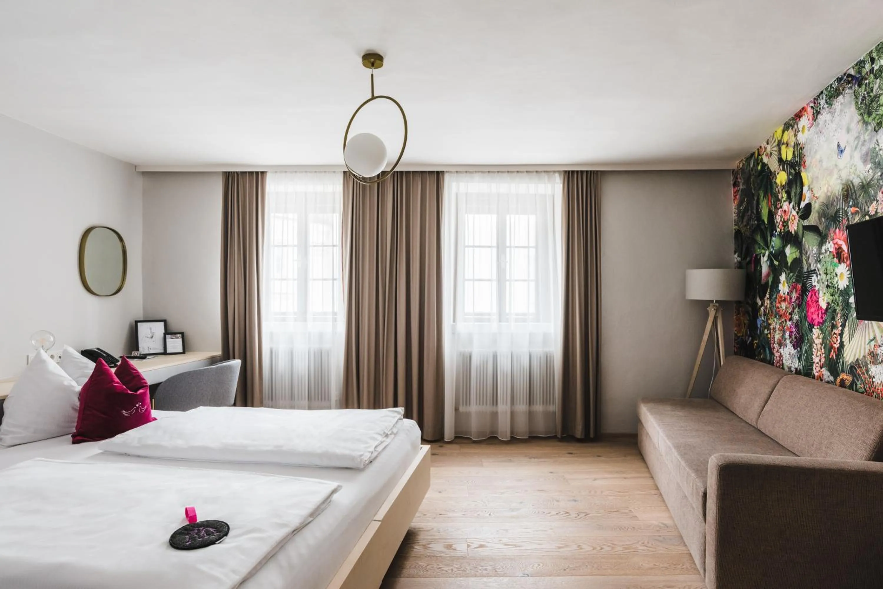 Photo of the whole room, Bed in Altstadthotel Weisse Taube