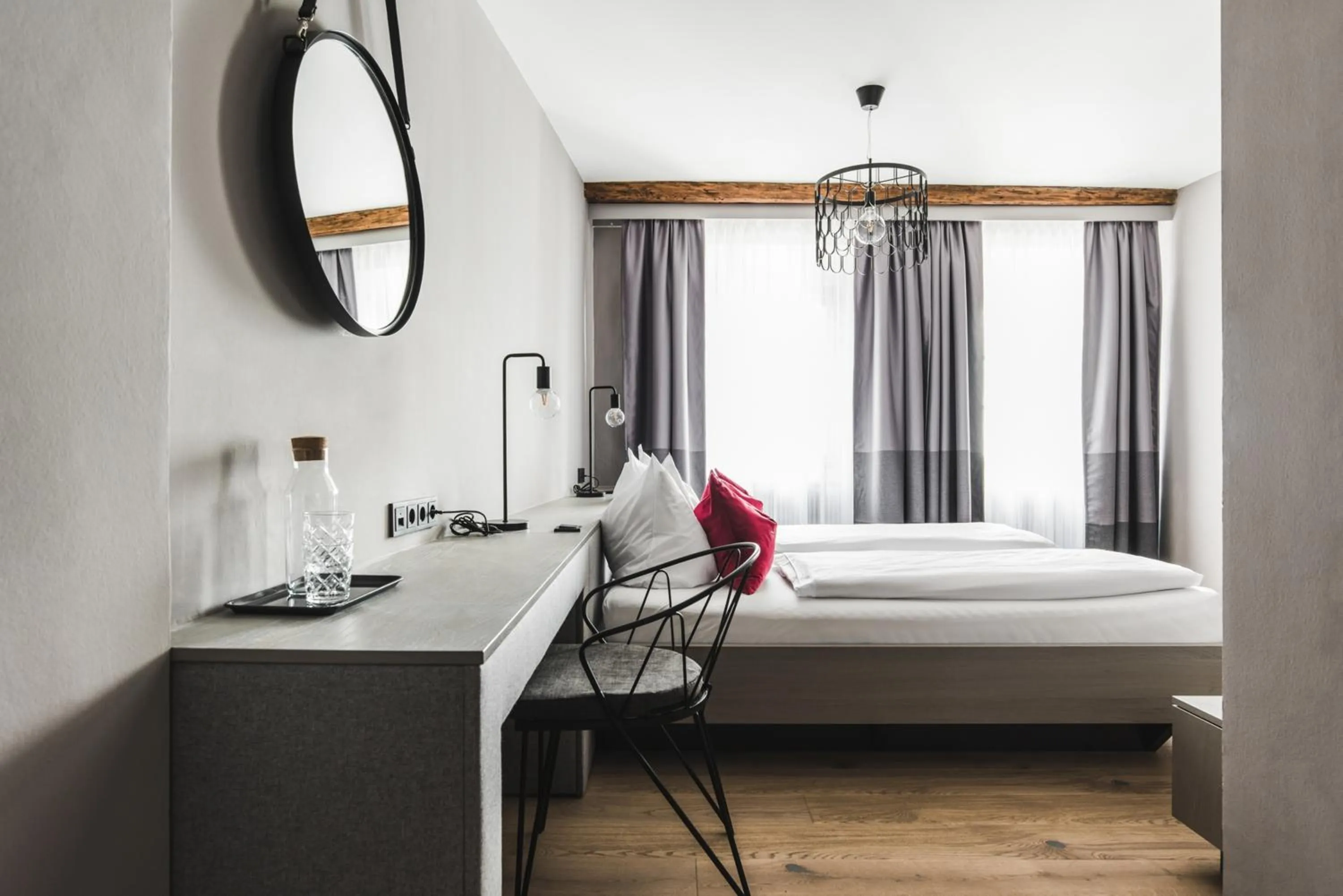 Photo of the whole room, Bed in Altstadthotel Weisse Taube