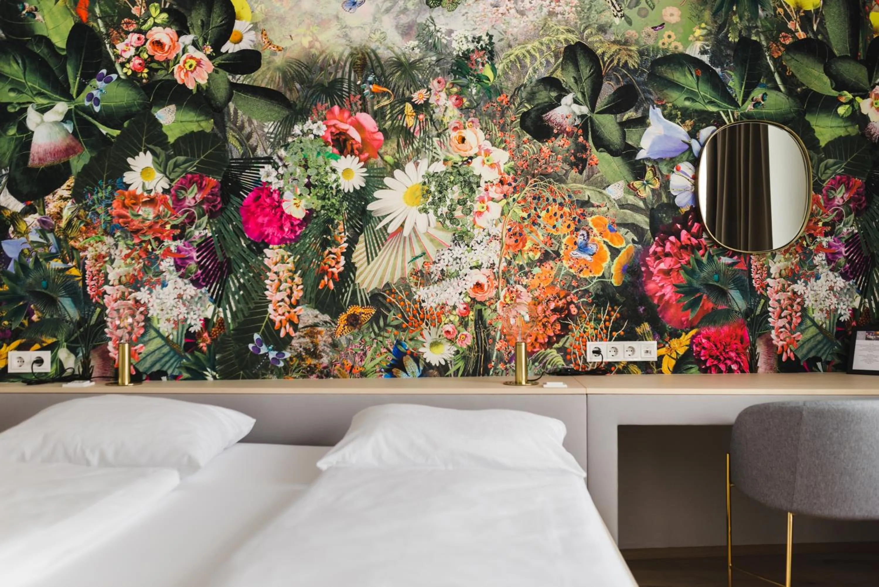 Photo of the whole room, Bed in Altstadthotel Weisse Taube