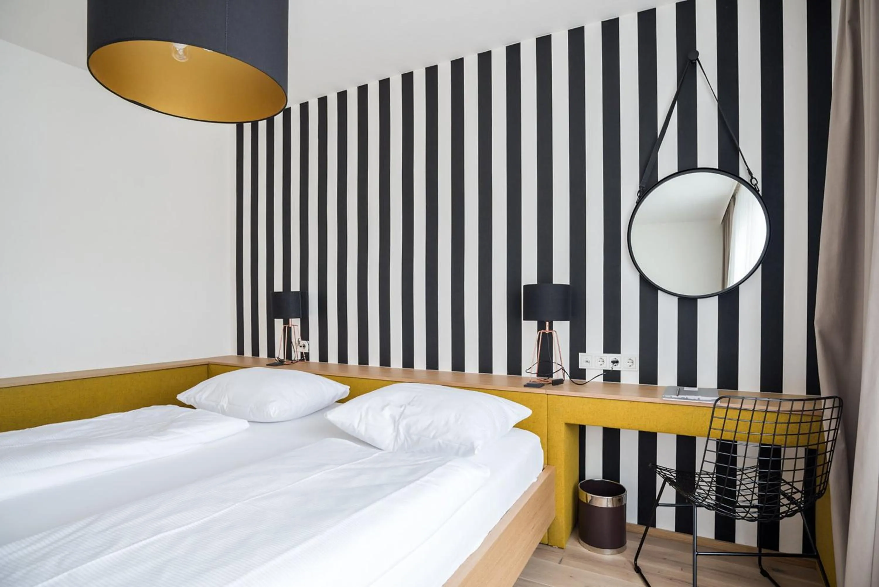 Photo of the whole room, Bed in Altstadthotel Weisse Taube