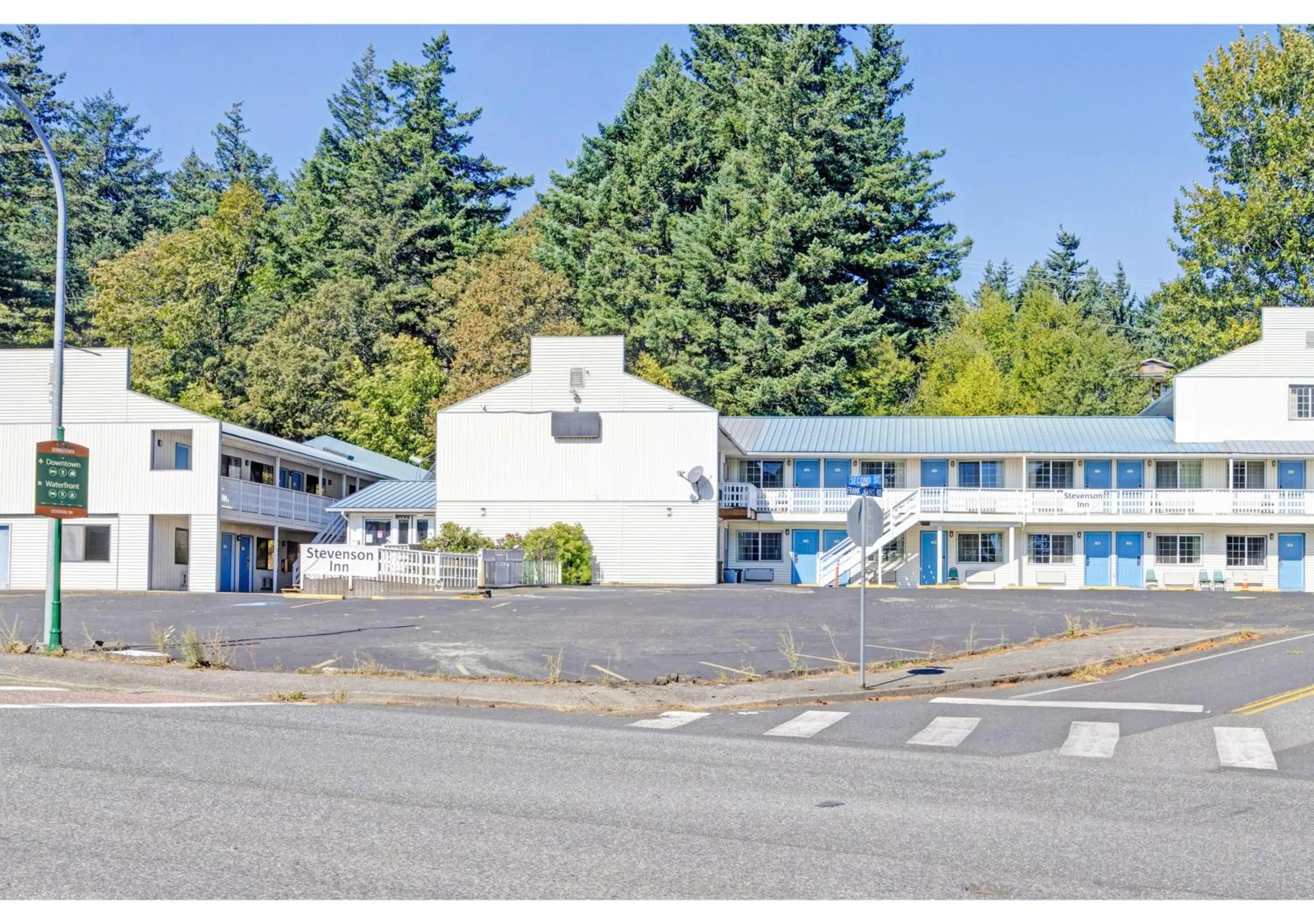 Facade/entrance in Capital O Stevenson Inn Riverside