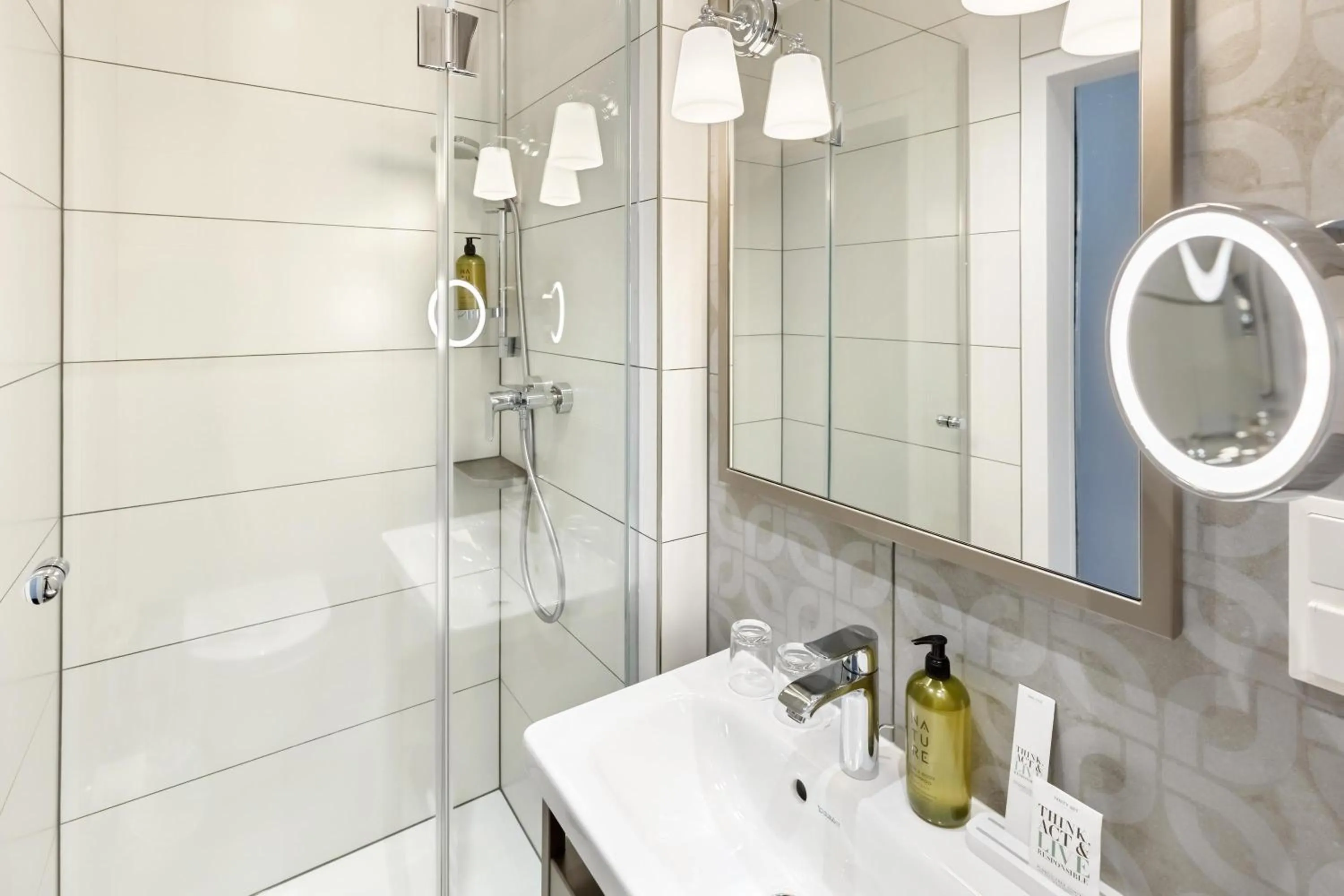 Shower in Hotel Rathauspark Wien, a member of Radisson Individuals