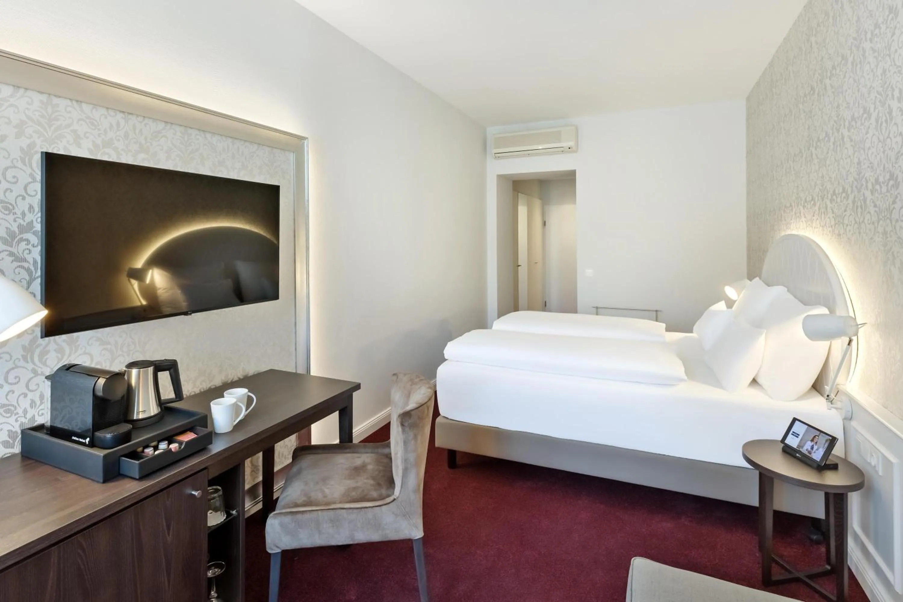 Bed in Hotel Rathauspark Wien, a member of Radisson Individuals