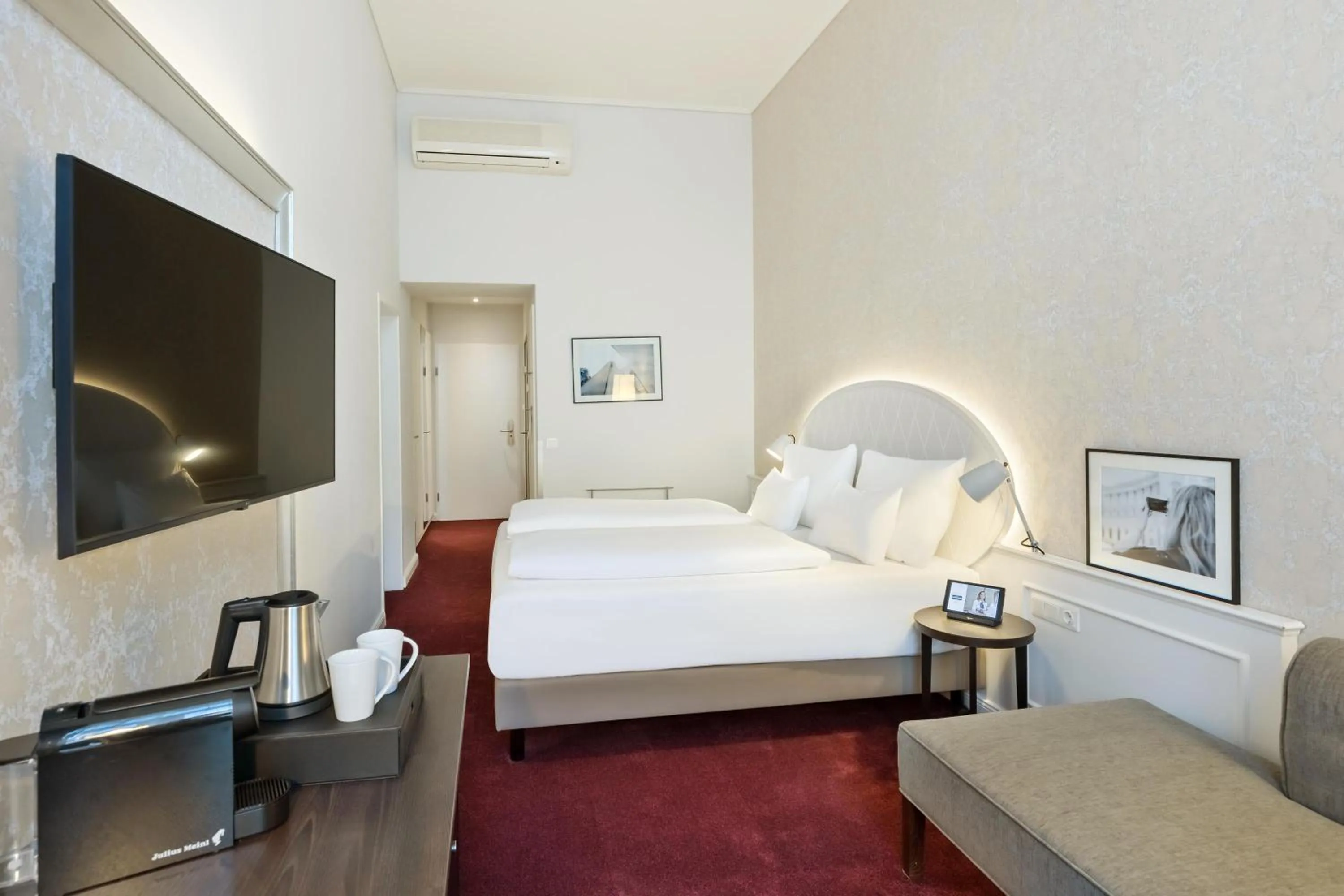 Bed in Hotel Rathauspark Wien, a member of Radisson Individuals