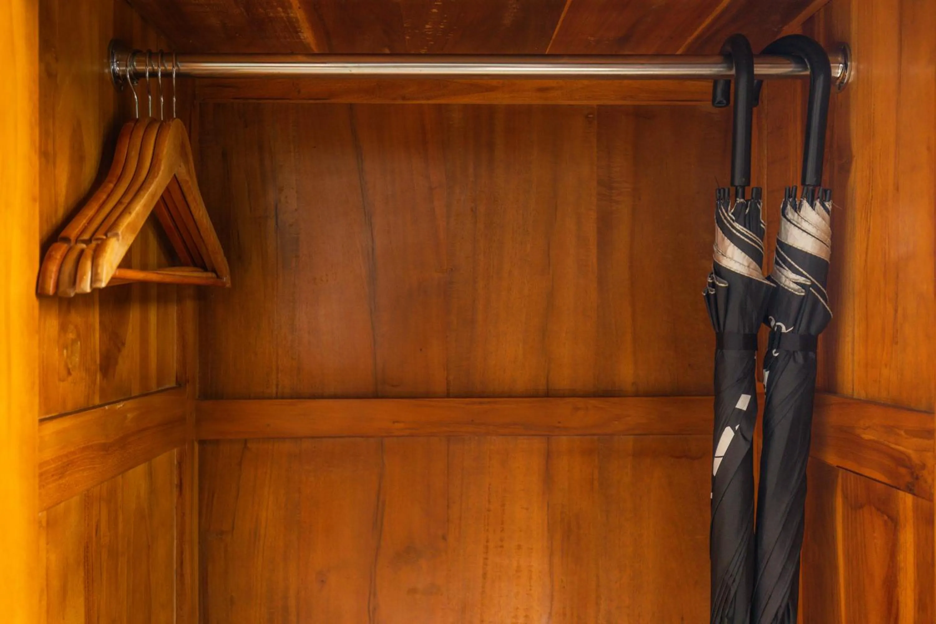 wardrobe in Ped Cottage Nusa Penida