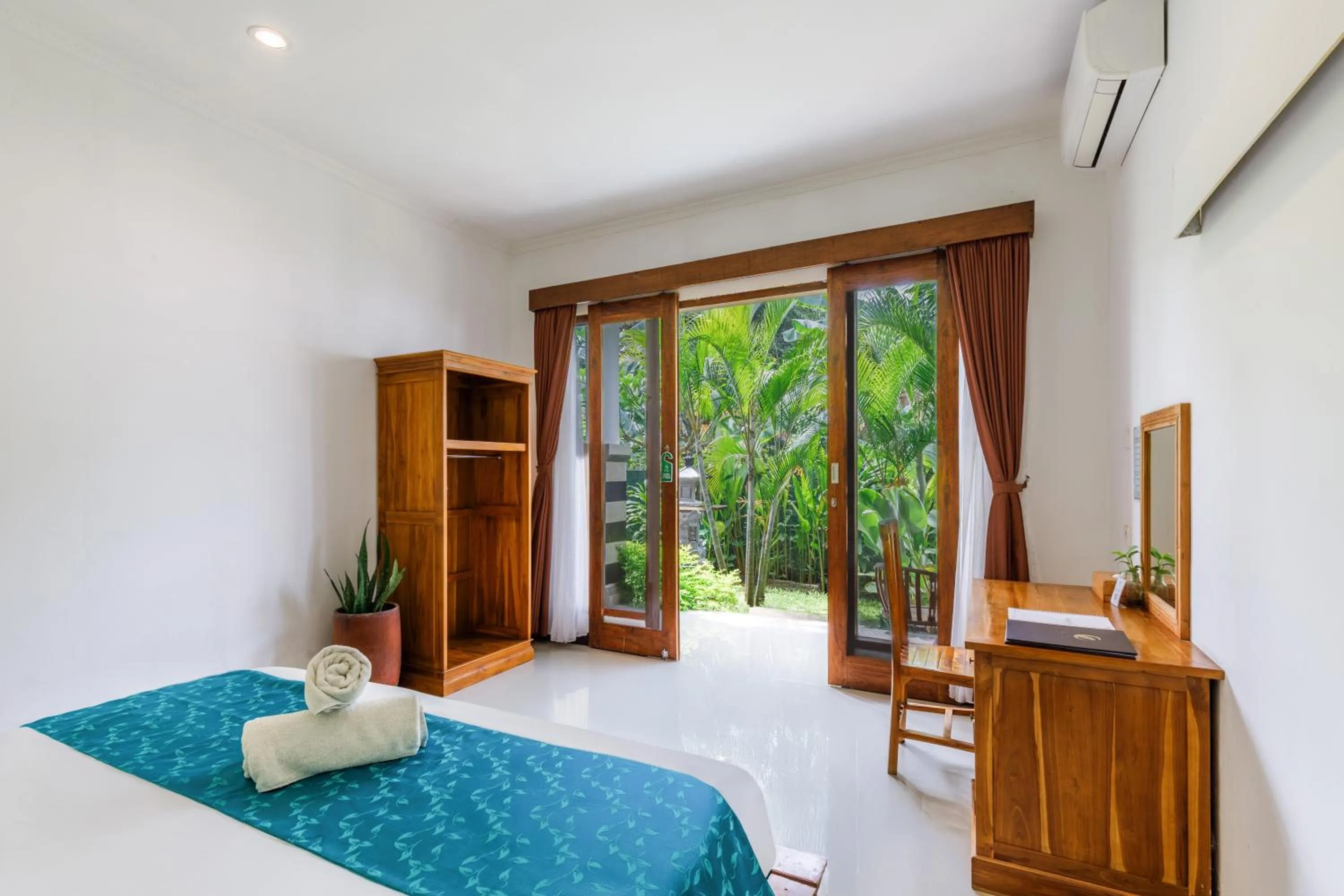 Bed in Ped Cottage Nusa Penida