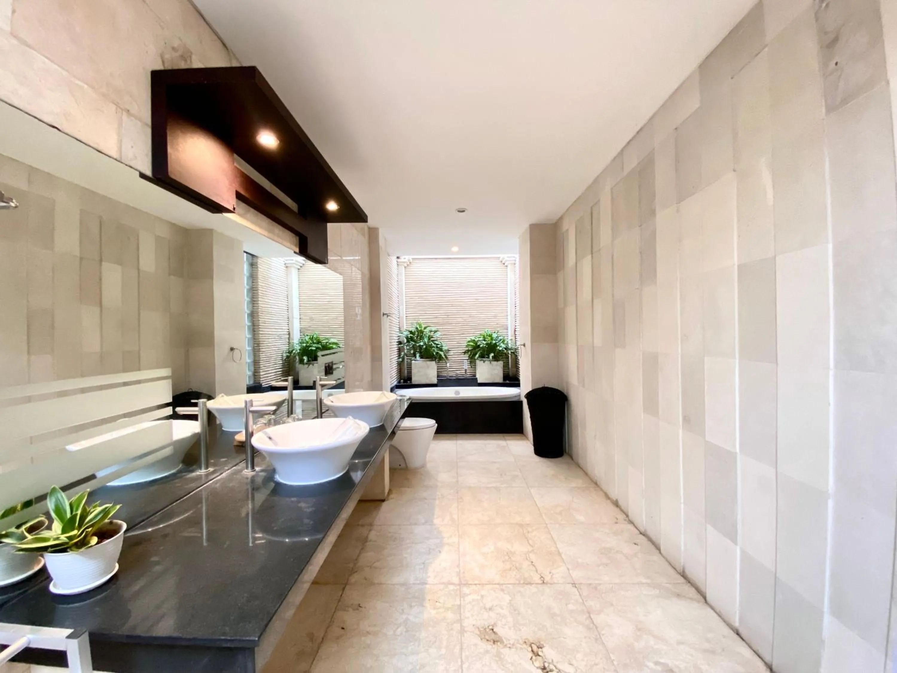 Toilet in Harmony Villa Dua