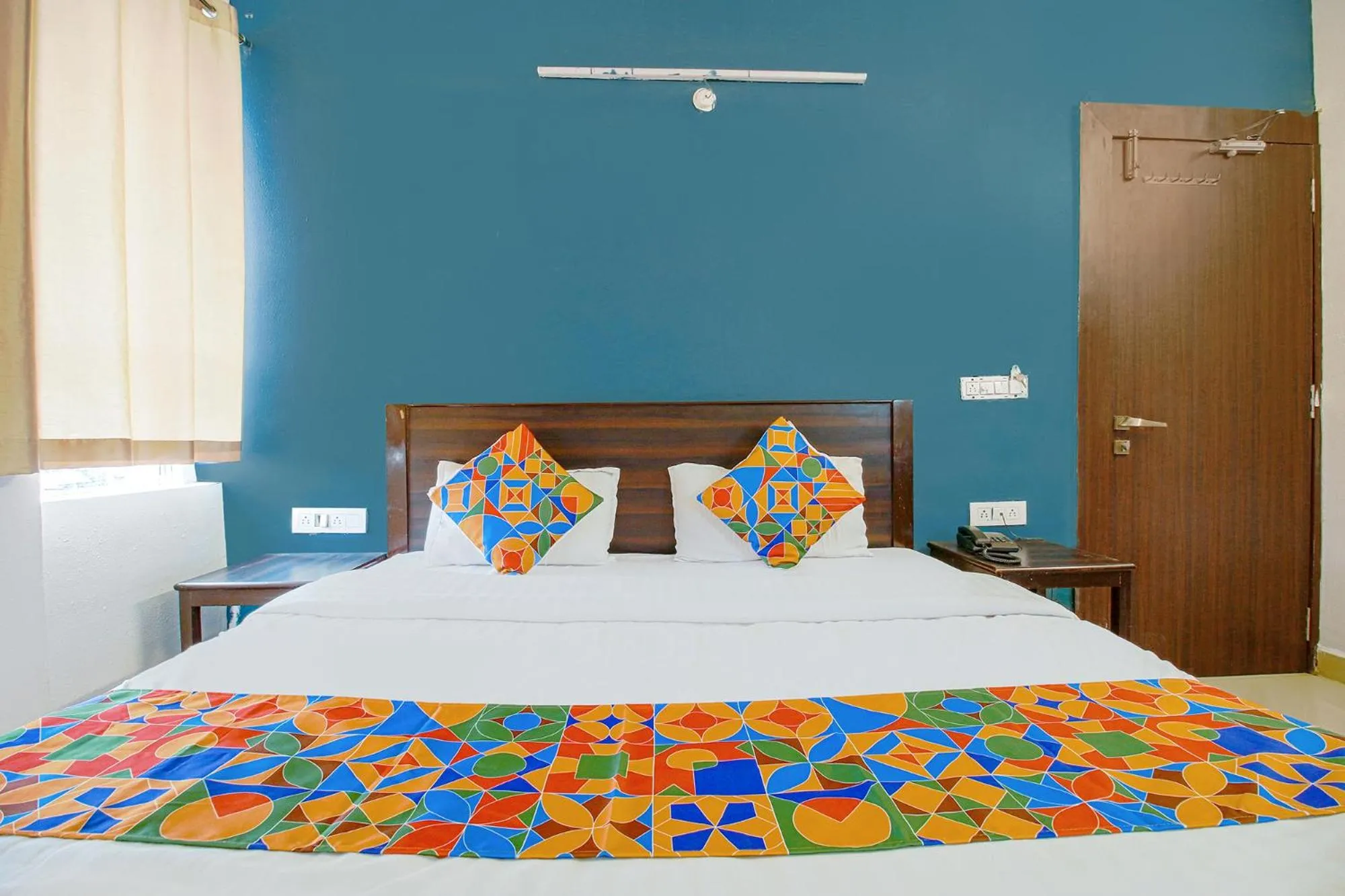 Photo of the whole room, Bed in FabHotel Saket Inn