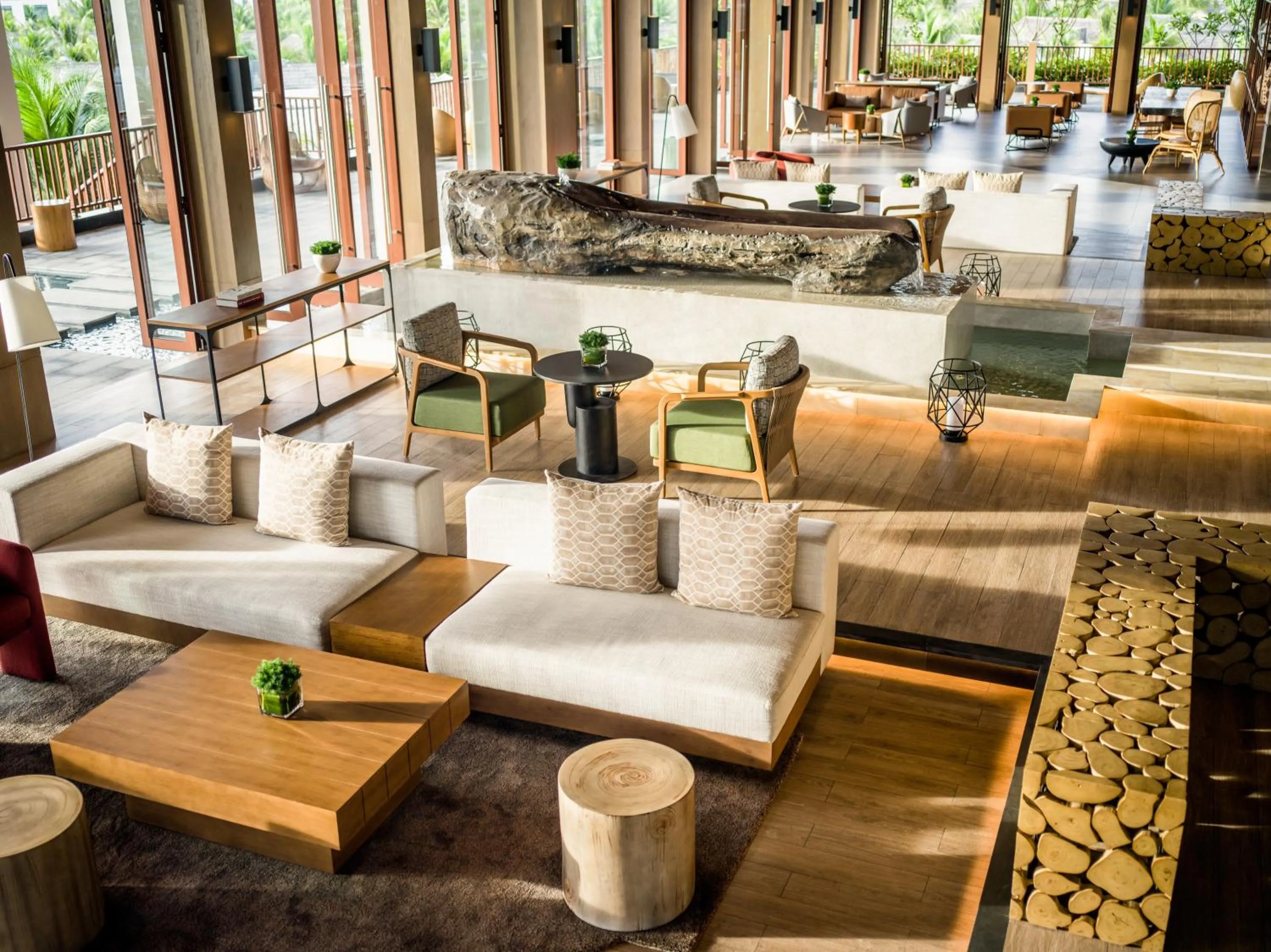 Lobby or reception in New World Phu Quoc Resort