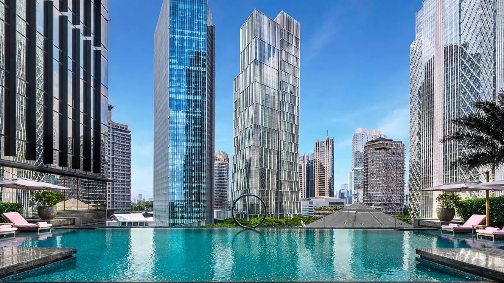 Swimming pool in The Langham, Jakarta Swimming pool in The Langham, Jakarta