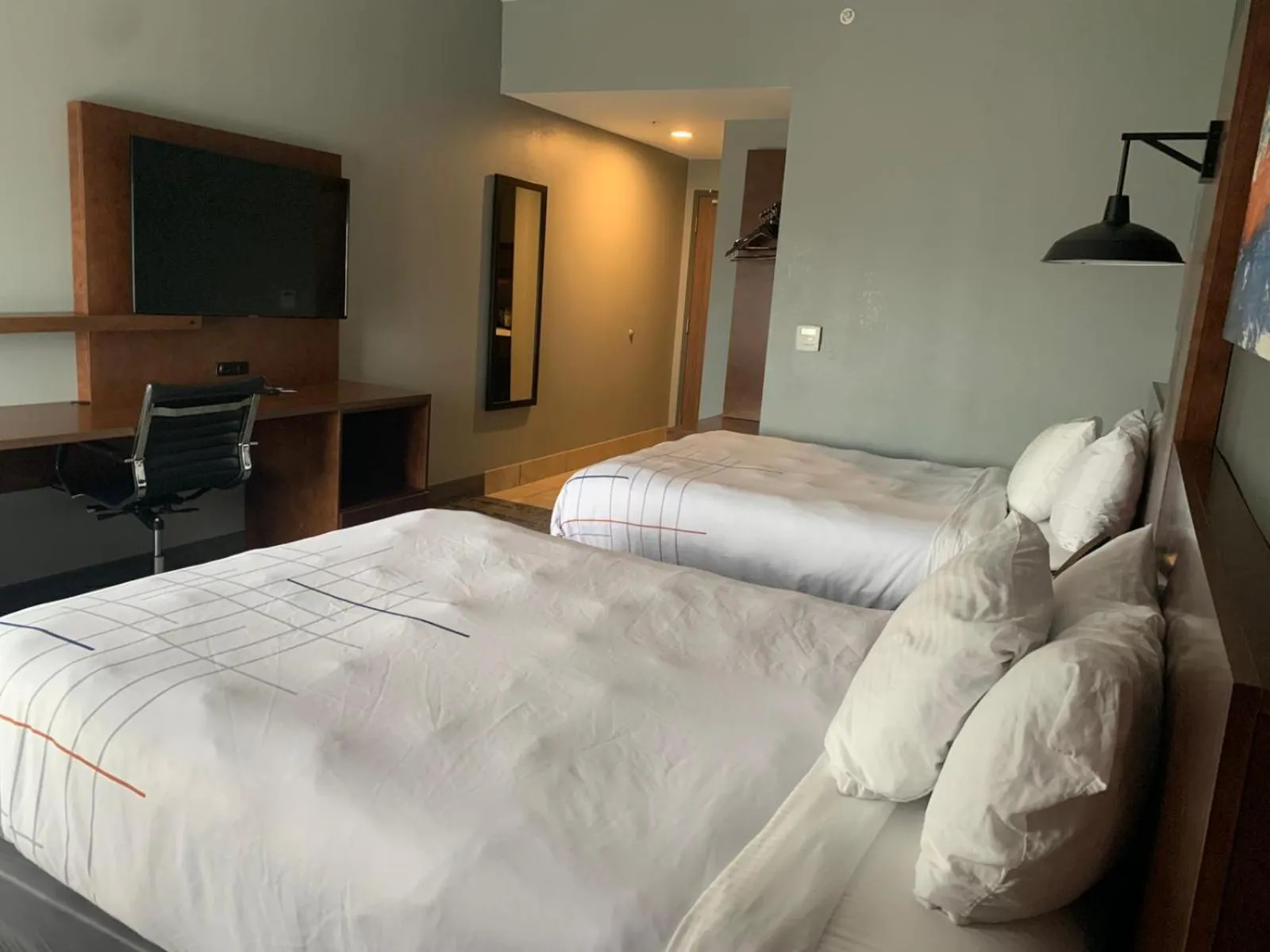 Bed in La Quinta Inn & Suites by Wyndham Louisville NE - Old Henry Rd