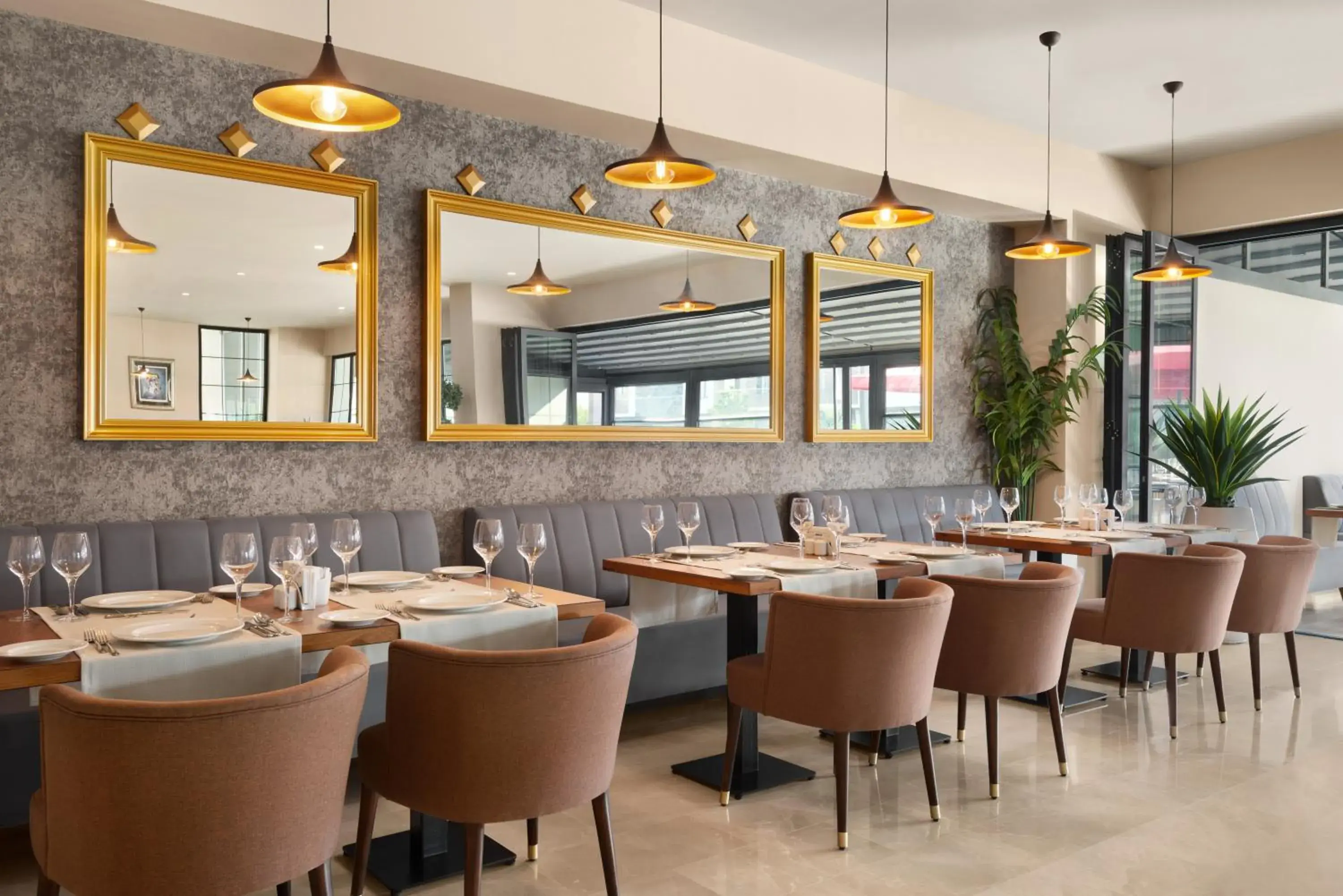 Restaurant/places to eat in Ramada by Wyndham Izmir Aliaga Restaurant/places to eat in Ramada by Wyndham Izmir Aliaga