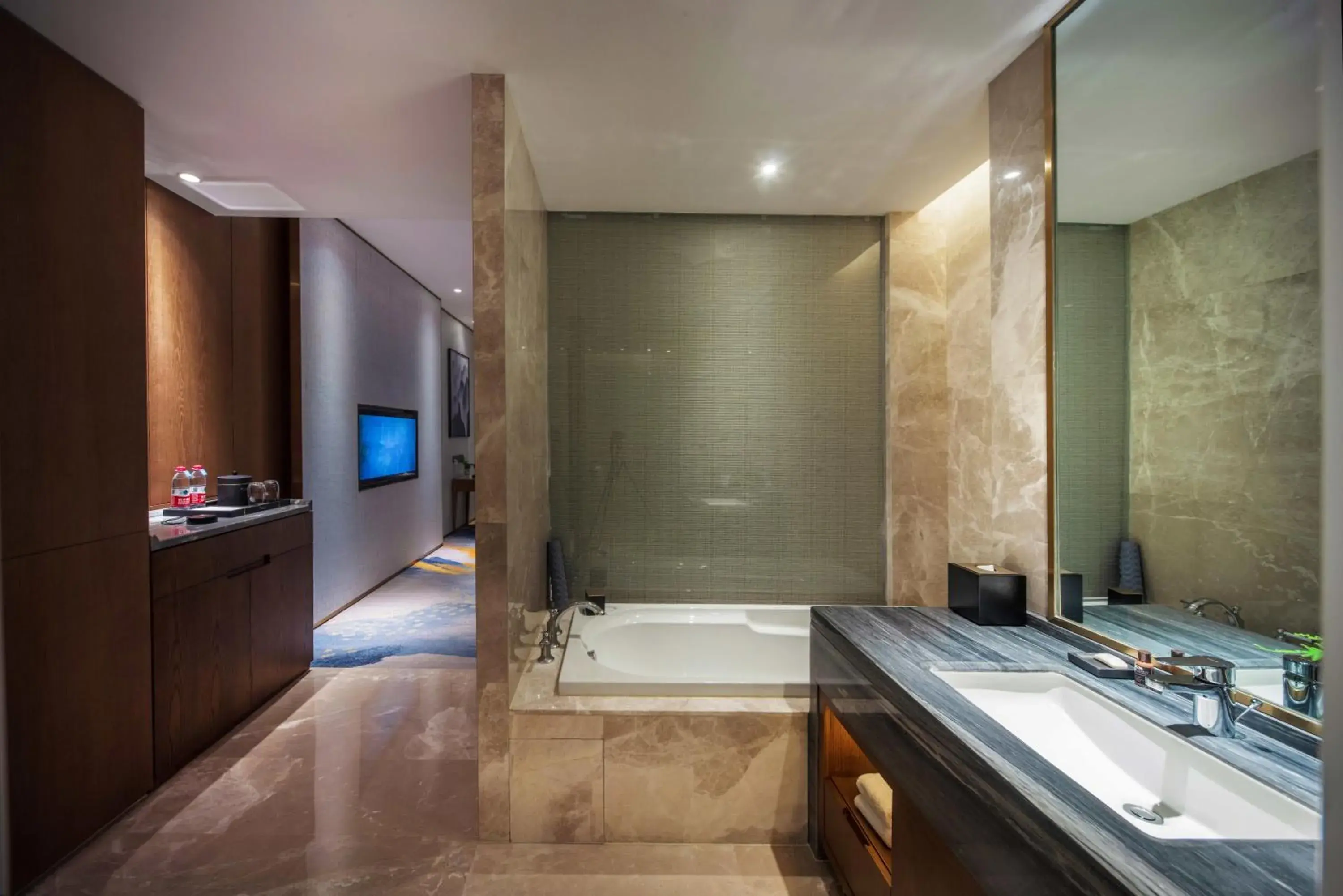 Deluxe King Room - Non Smoking in Wyndham Shiyan Downtown Deluxe King Room - Non Smoking in Wyndham Shiyan Downtown