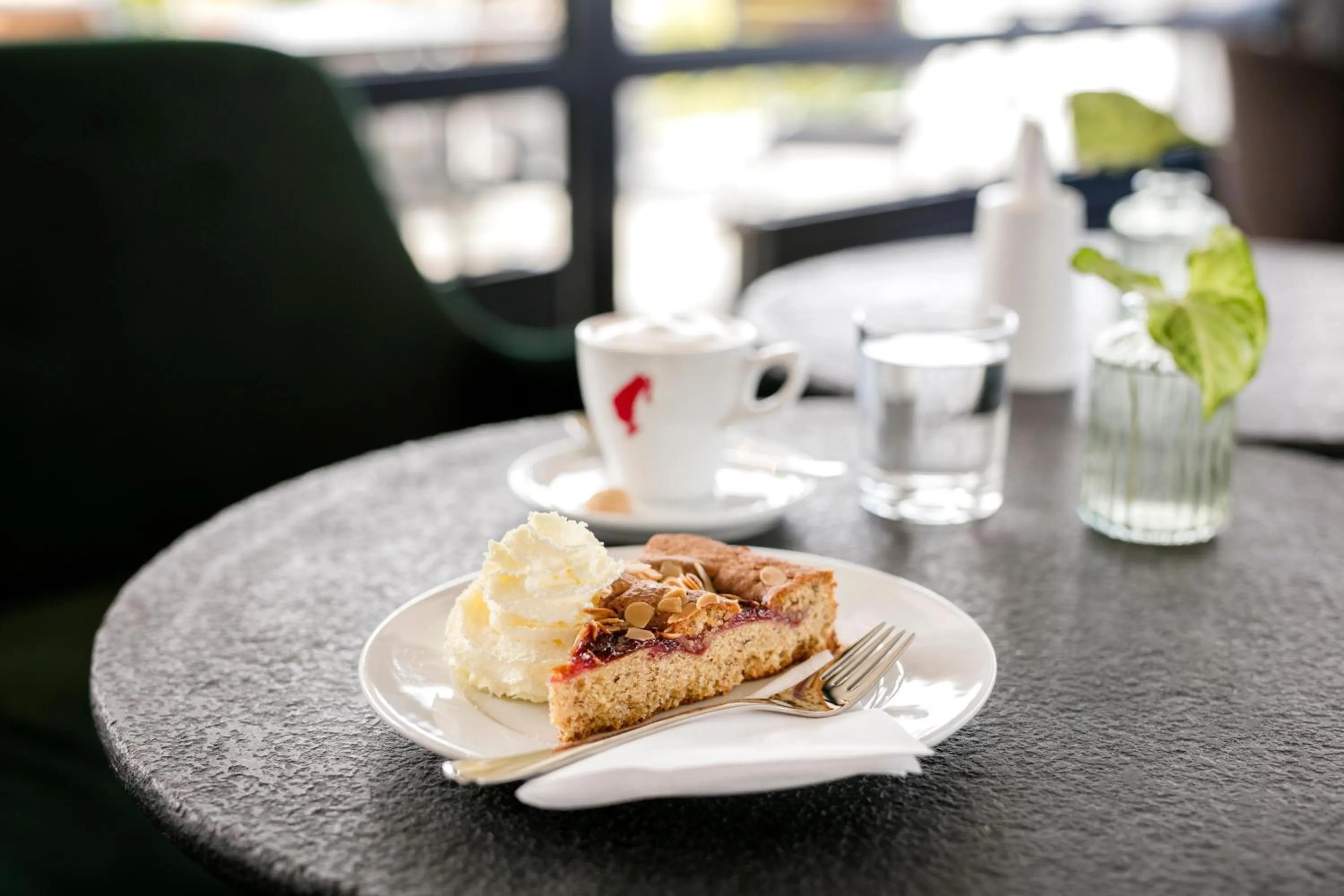 Restaurant/places to eat in ARCOTEL Nike Linz