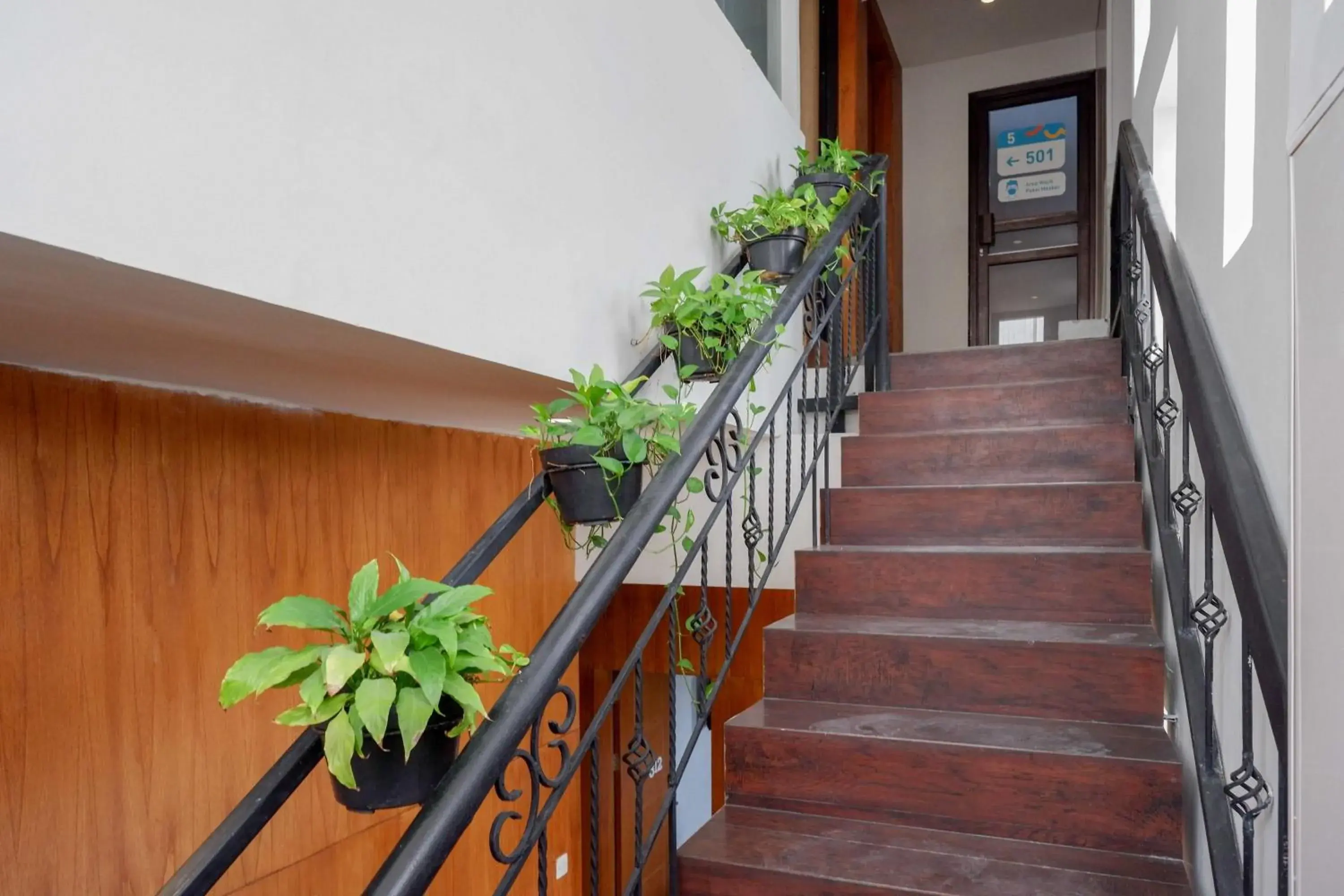 Property building in Sans Hotel Ekkon Yogyakarta by Reddoorz Property building in Sans Hotel Ekkon Yogyakarta by Reddoorz