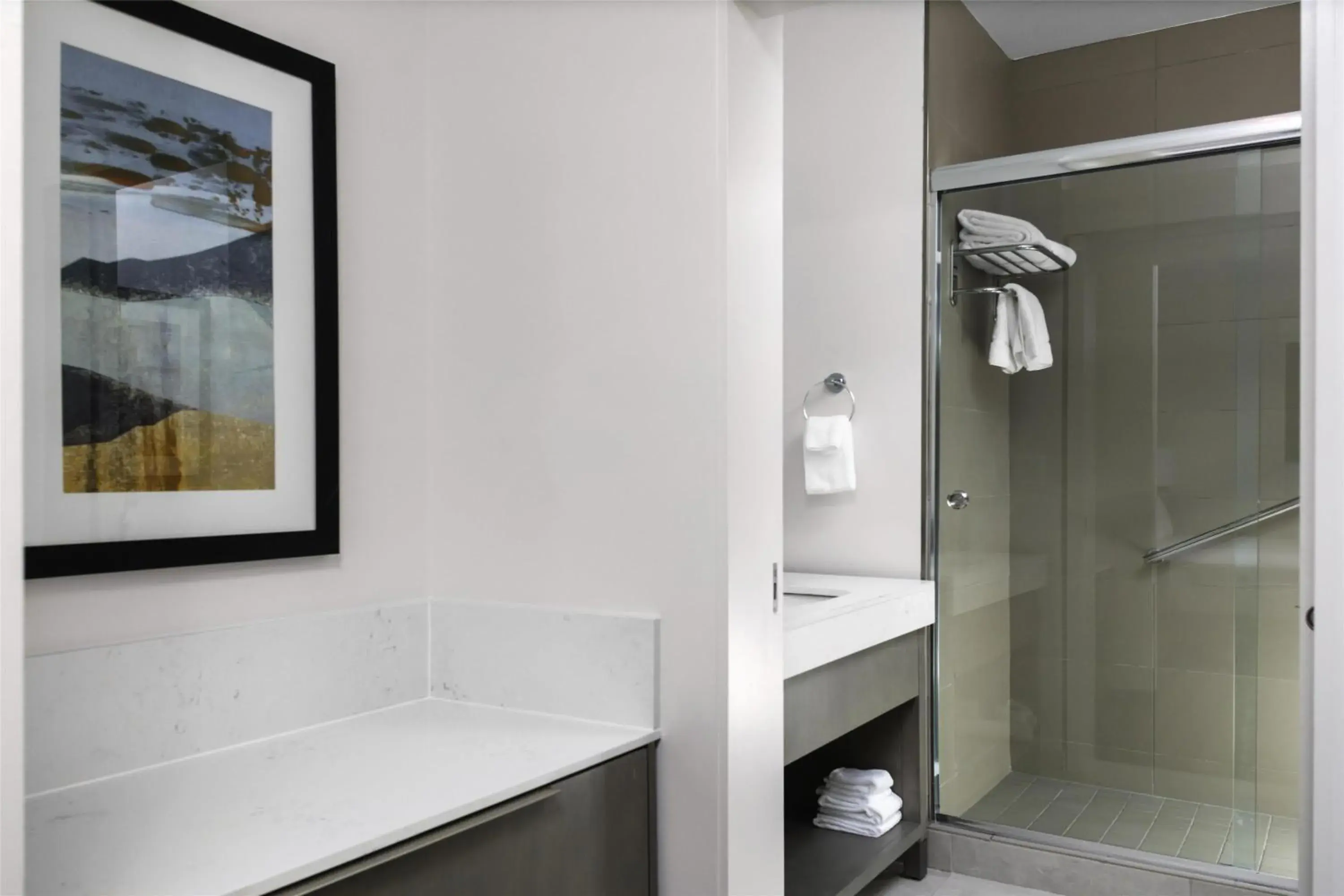 Bathroom in Hyatt House The Woodlands-Shenandoah Bathroom in Hyatt House The Woodlands-Shenandoah