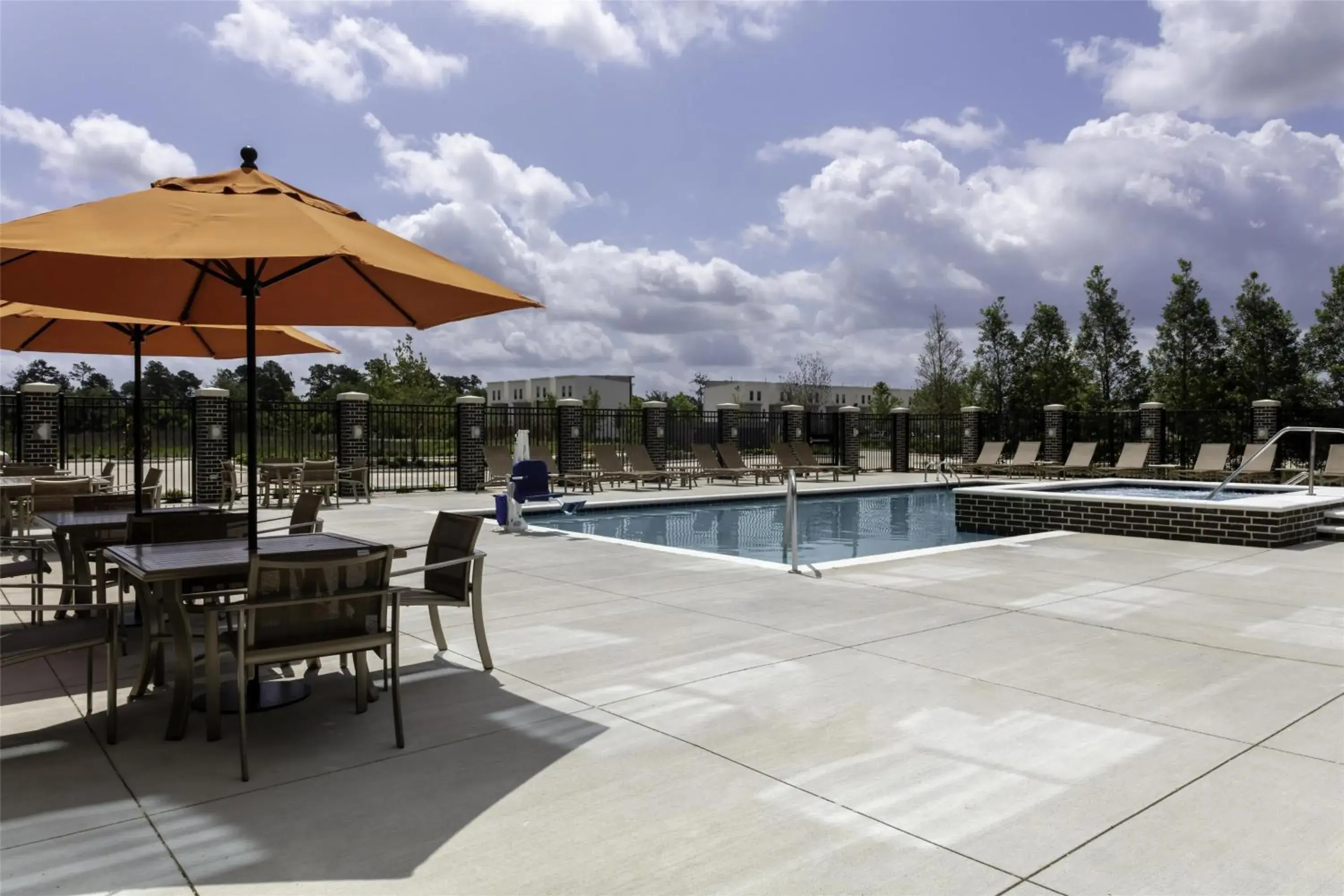Swimming pool in Hyatt House The Woodlands-Shenandoah Swimming pool in Hyatt House The Woodlands-Shenandoah
