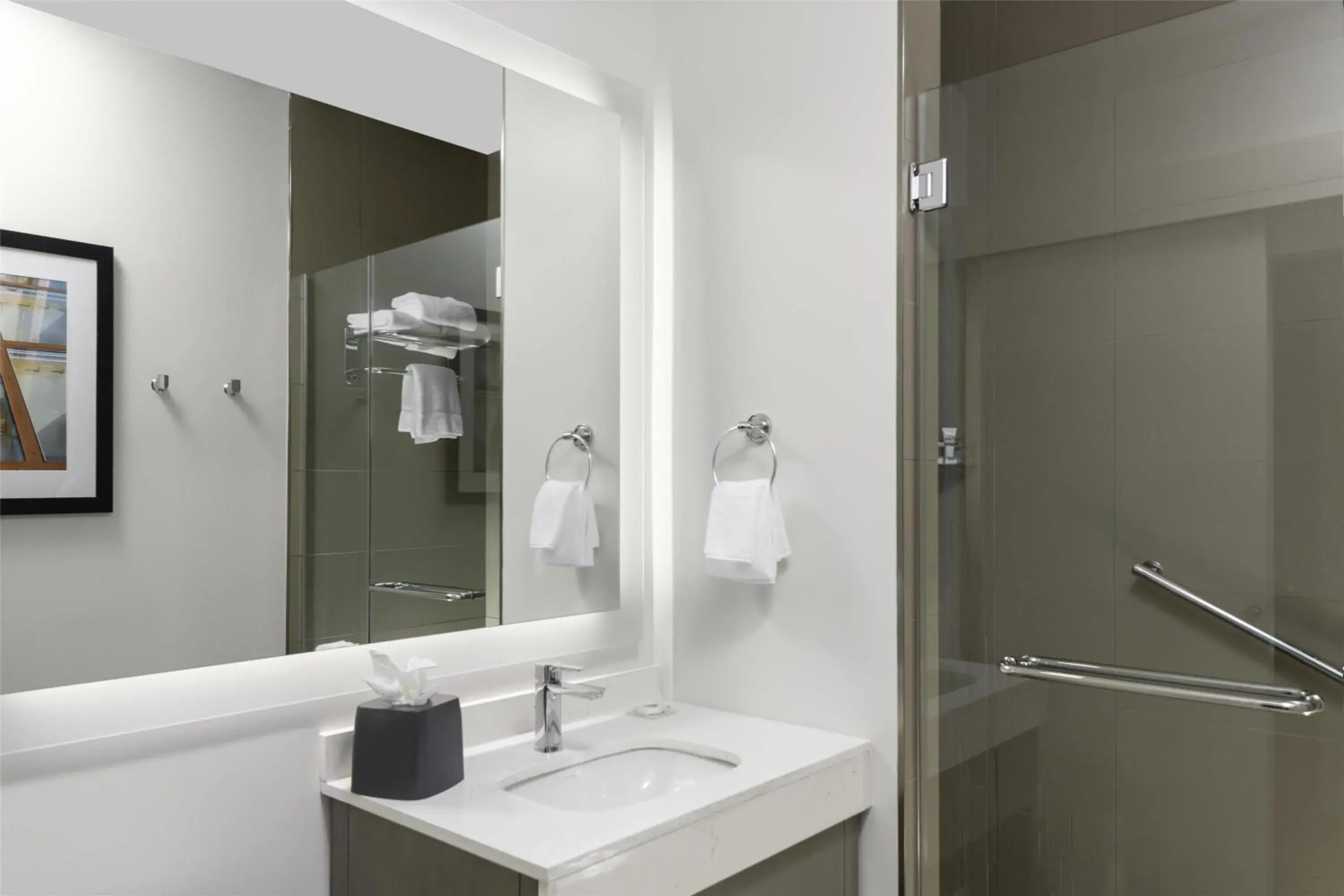 Bathroom in Hyatt House The Woodlands-Shenandoah Bathroom in Hyatt House The Woodlands-Shenandoah