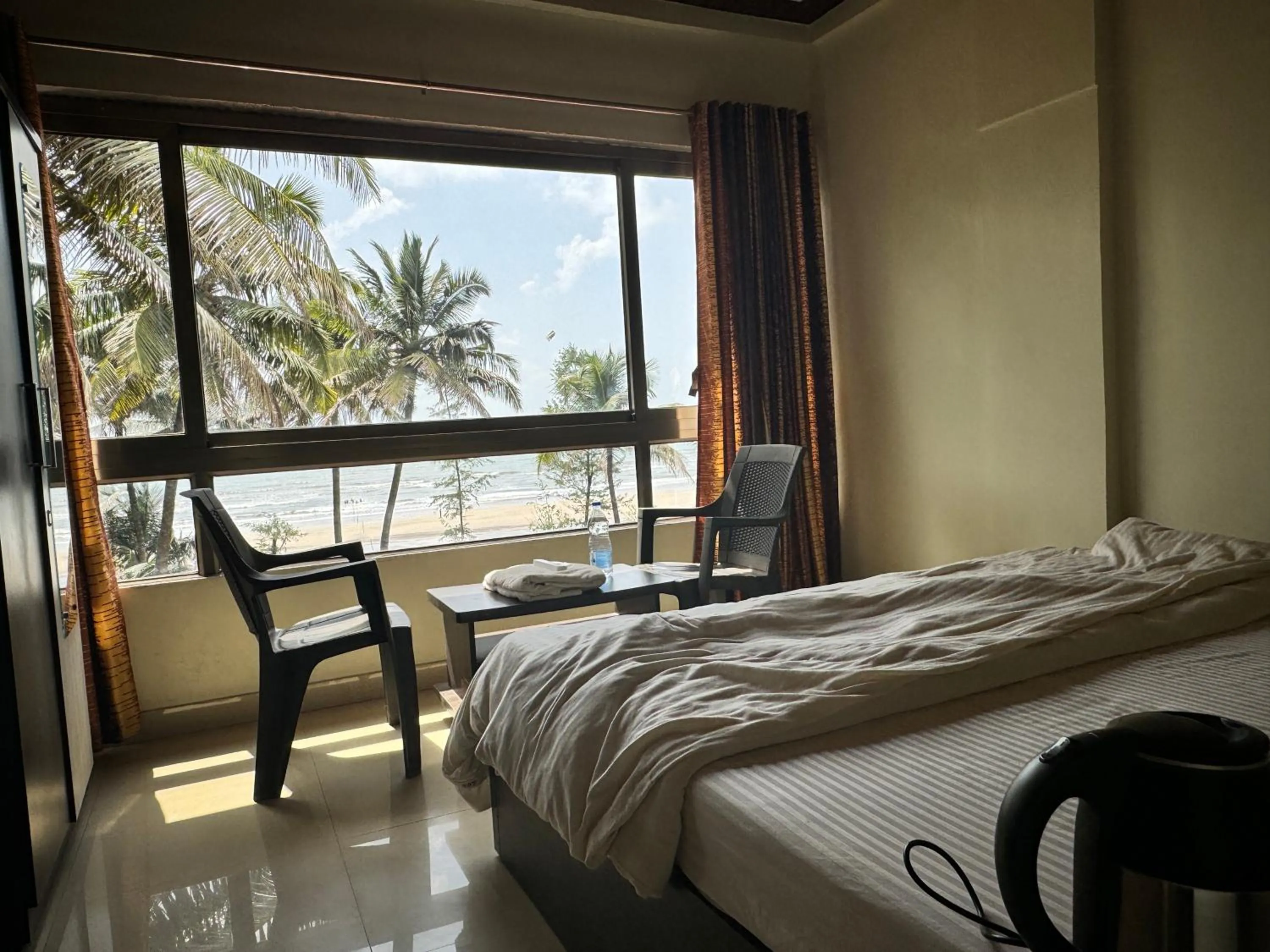 Bed in Happy Days Diveagar