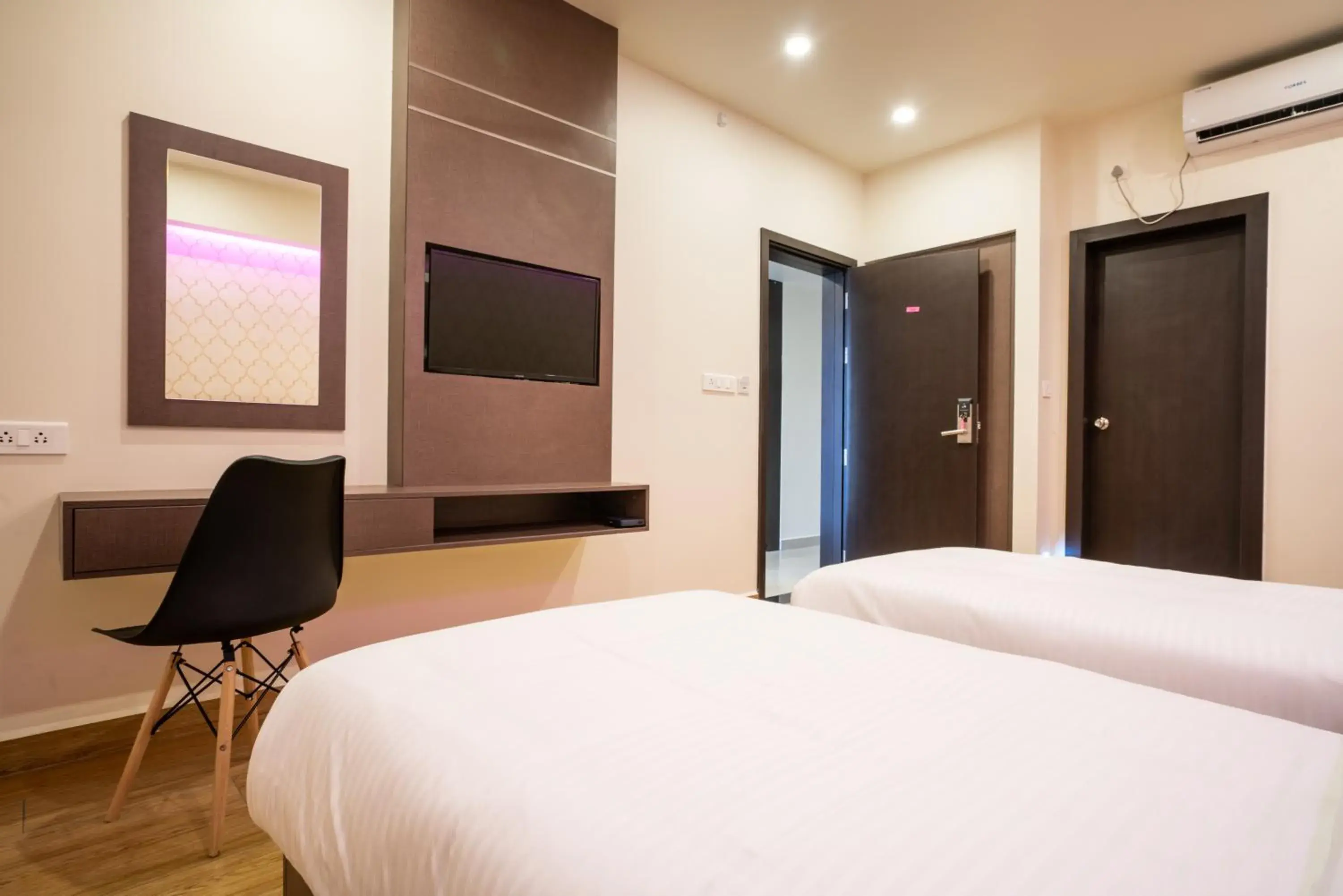 Bed in Lavender Infopark Kochi Bed in Lavender Infopark Kochi