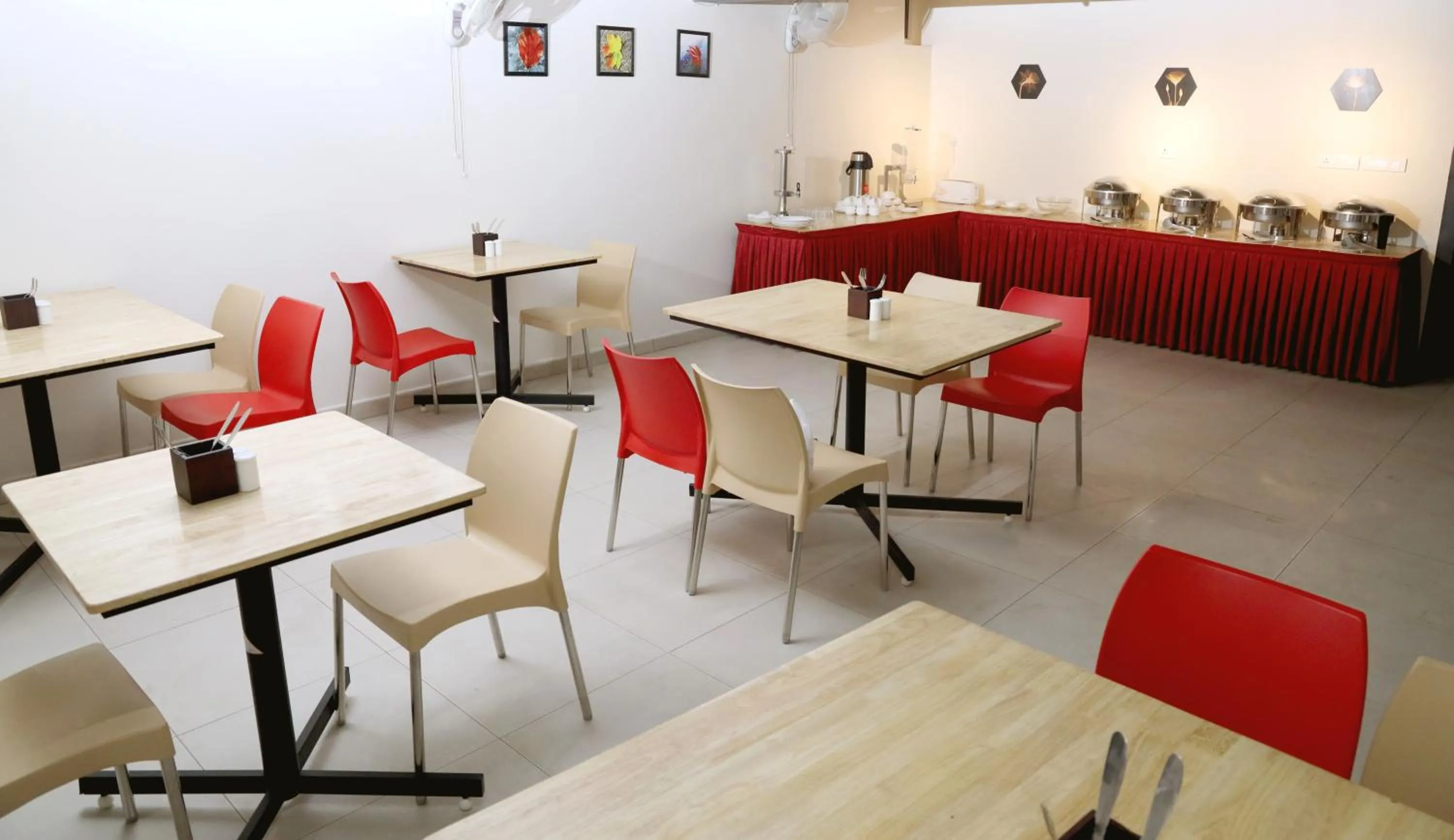 Restaurant/places to eat in Lavender Infopark Kochi