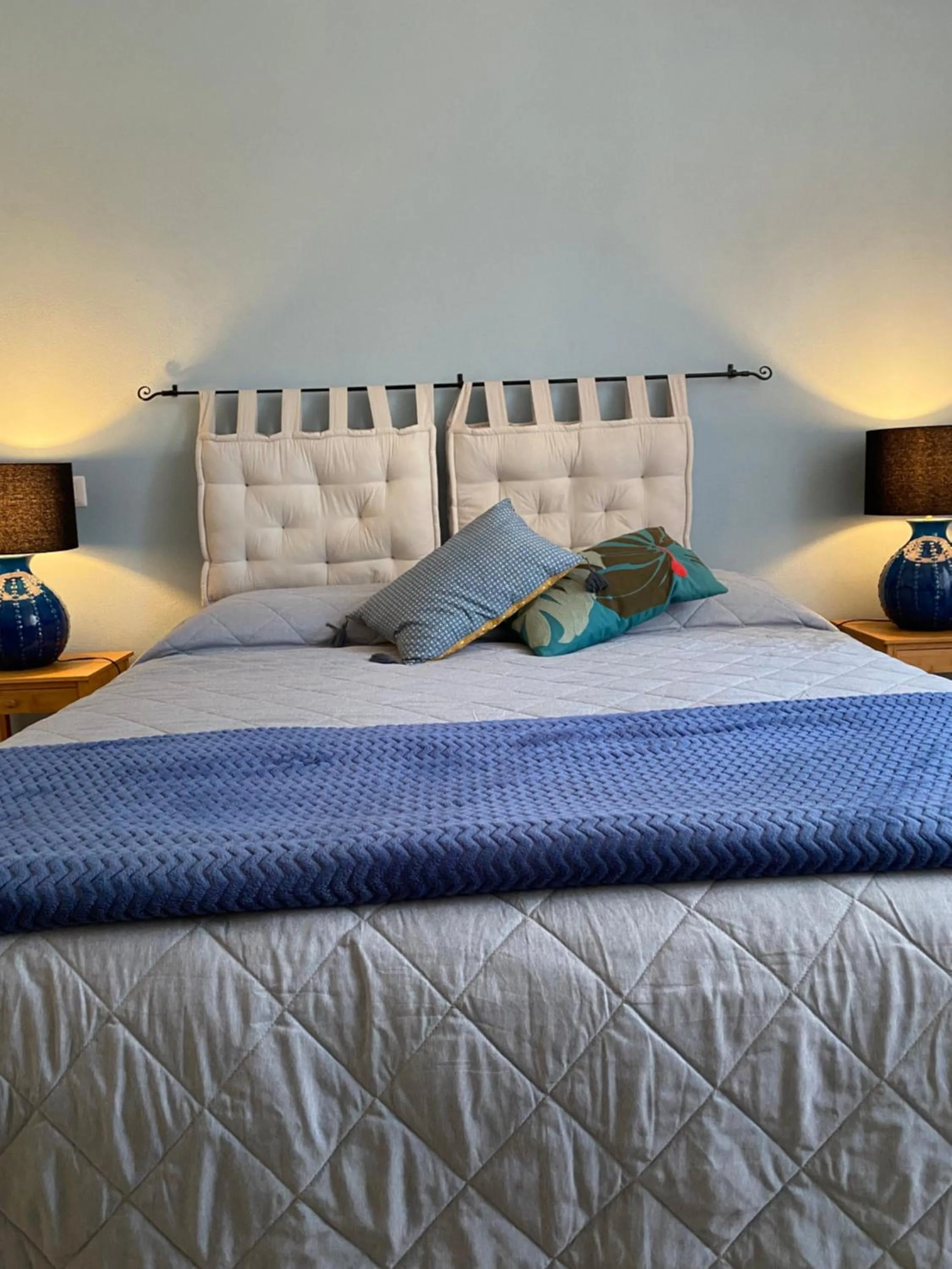 Bed in Iola Rooms - Q9416