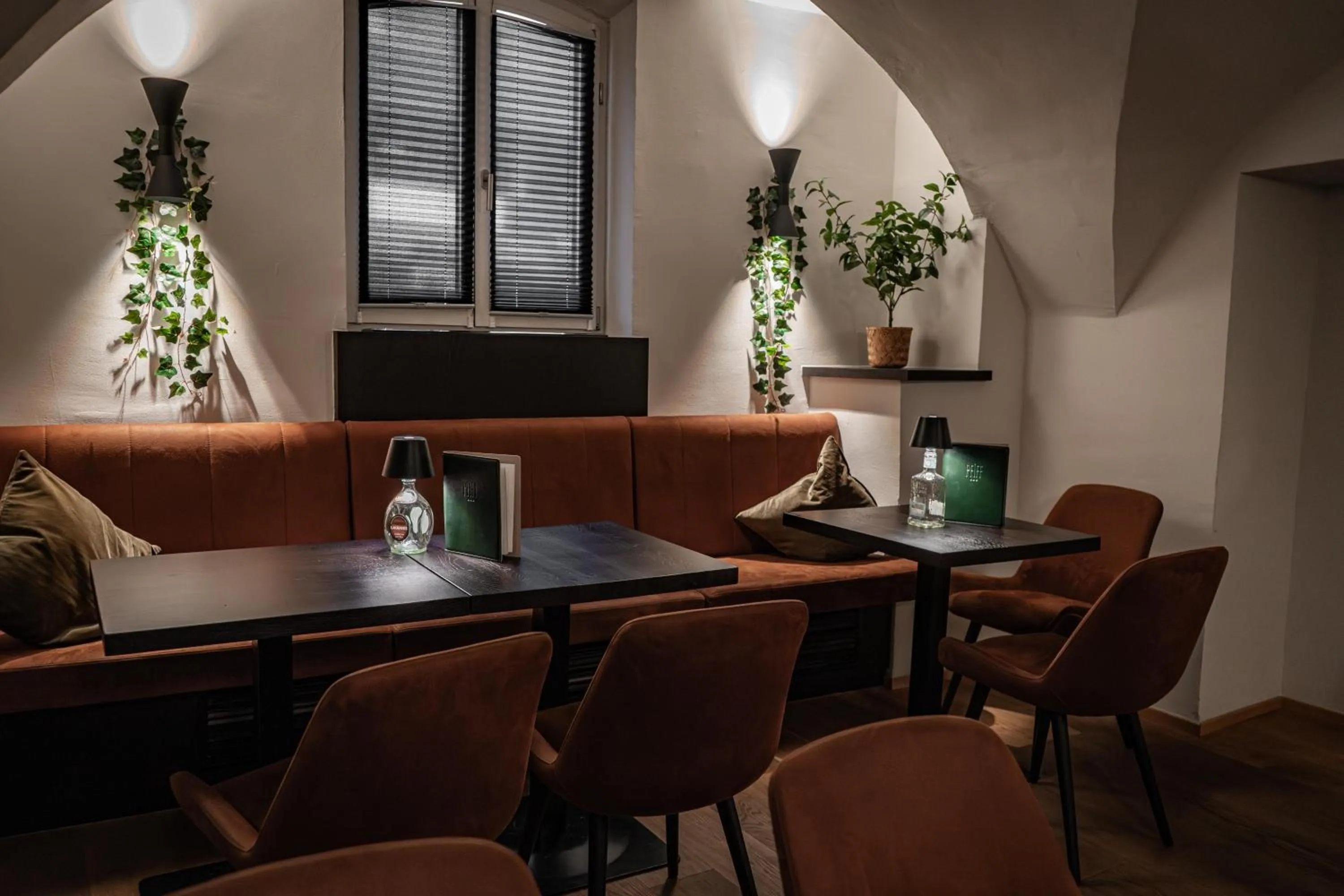 Lounge or bar in Hotel Schwarzer Adler Innsbruck