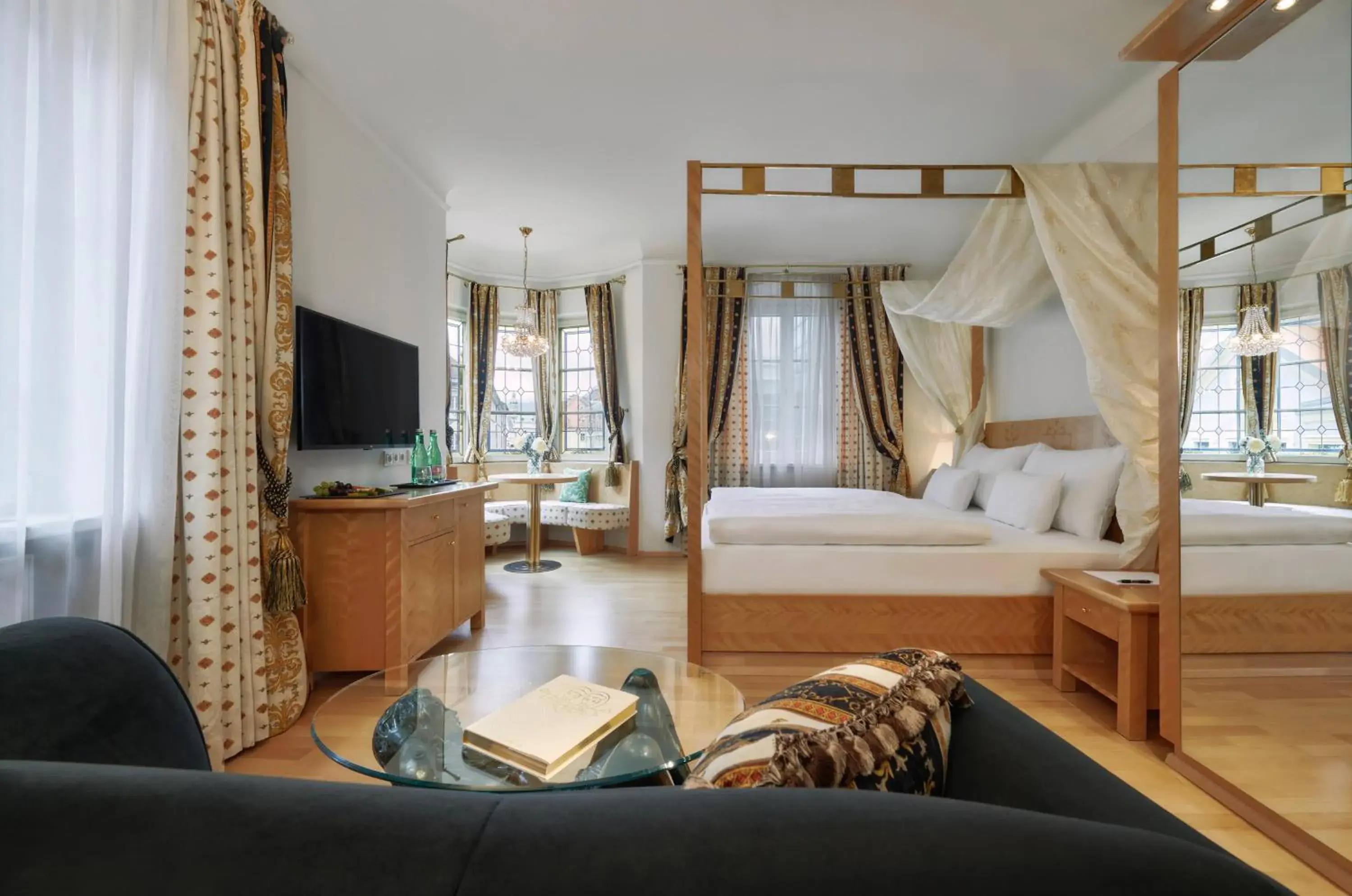 Photo of the whole room, Bed in Hotel Schwarzer Adler Innsbruck Photo of the whole room, Bed in Hotel Schwarzer Adler Innsbruck