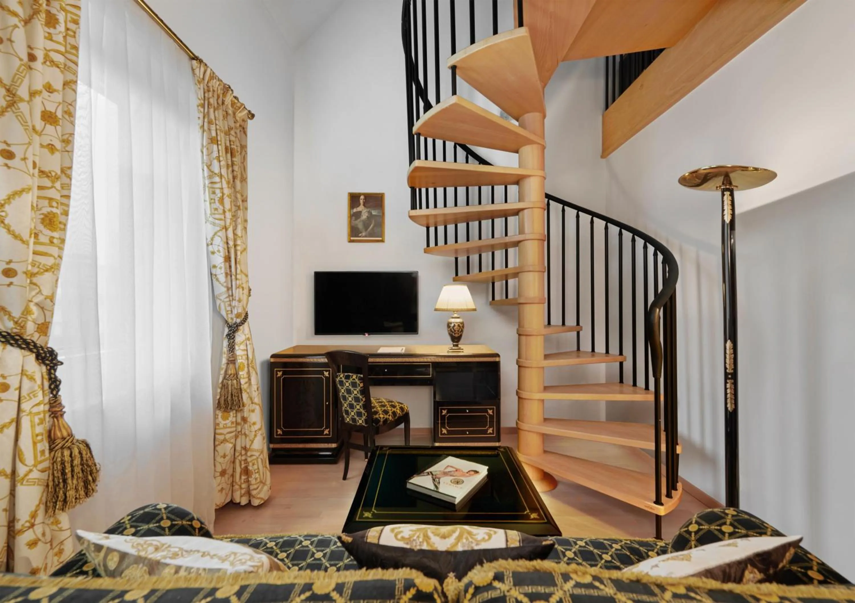 Photo of the whole room in Hotel Schwarzer Adler Innsbruck