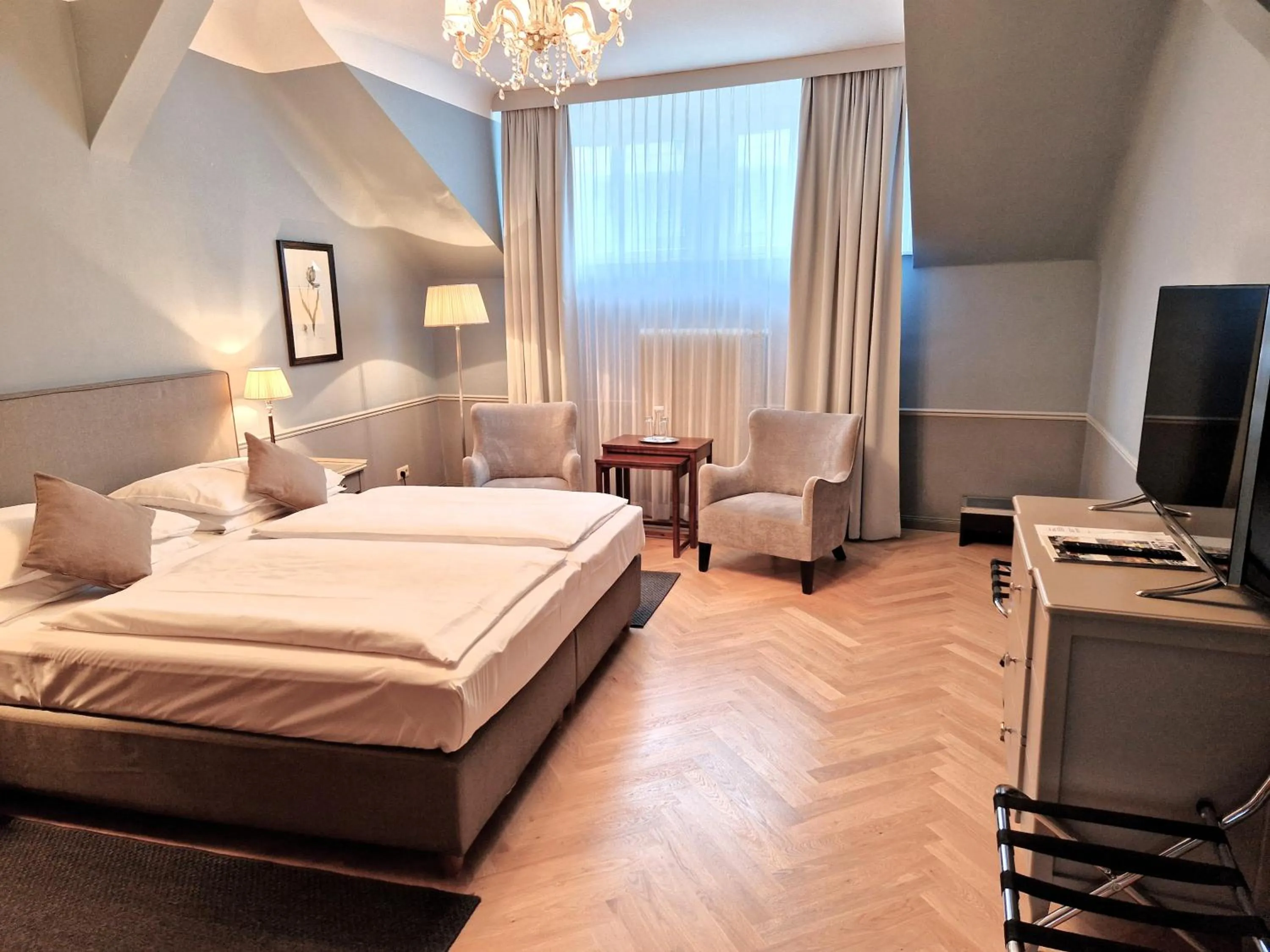 Bedroom, Bed in Hotel Kärntnerhof