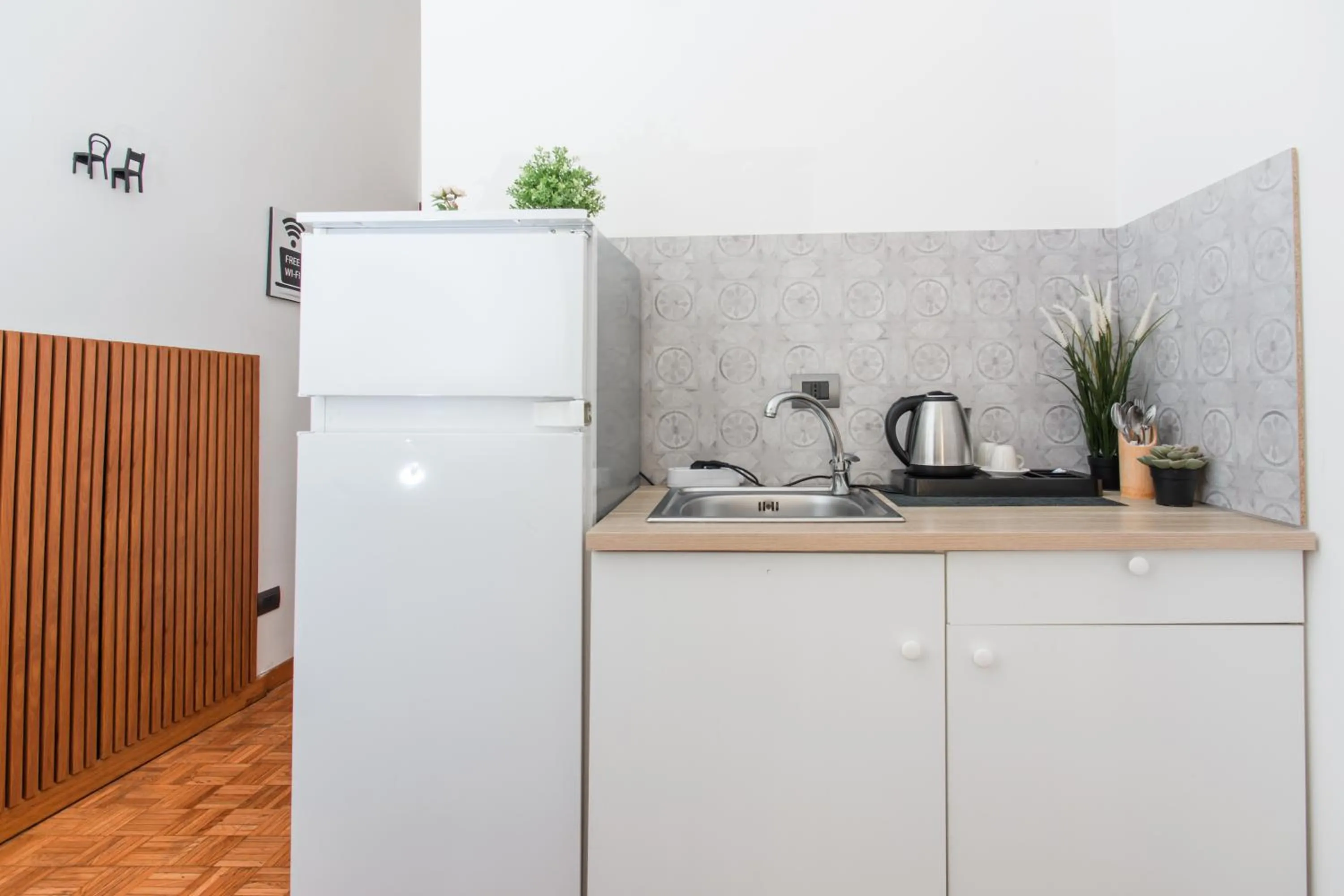 Dining area in Inside Chiaia Rooms