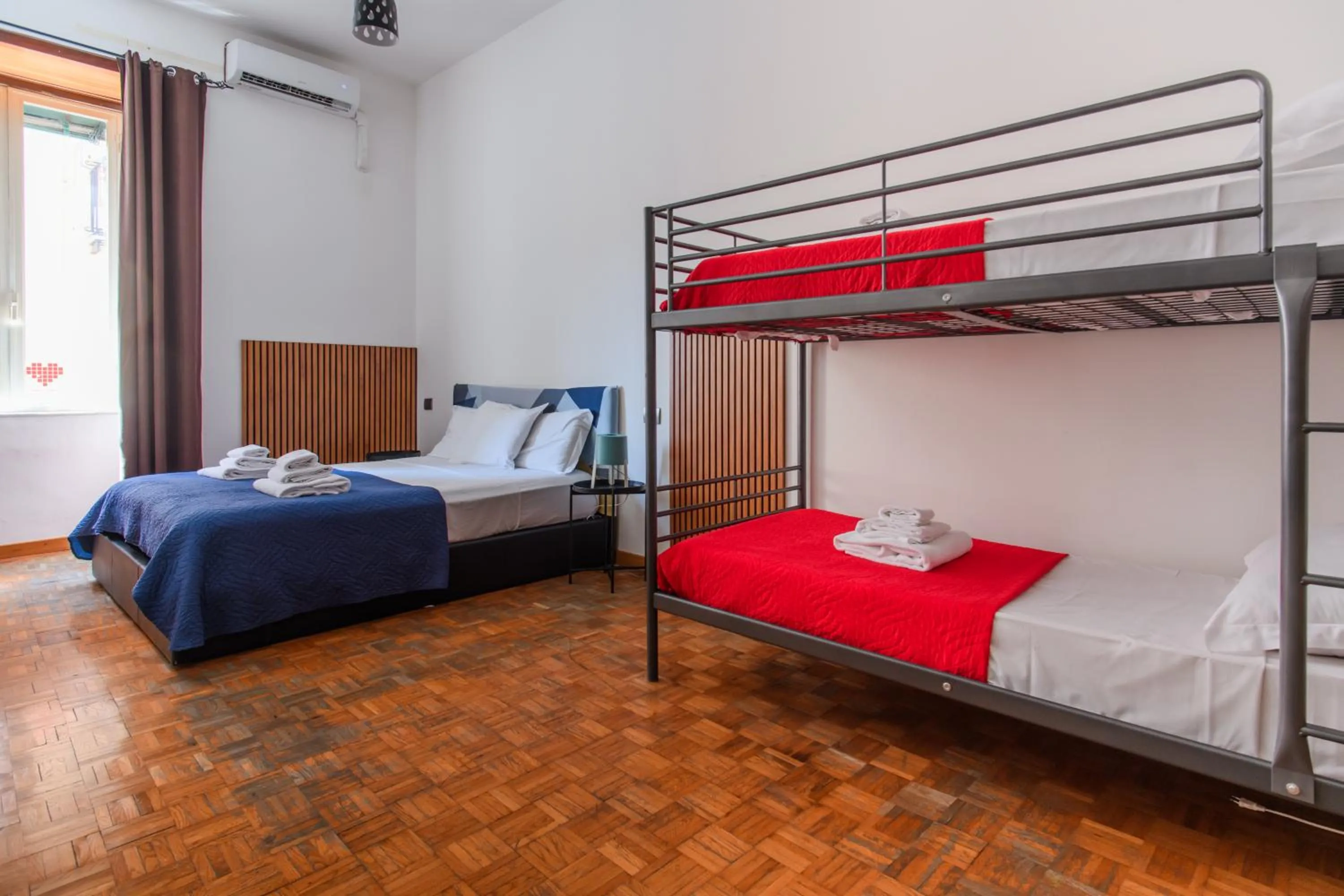 Bed in Inside Chiaia Rooms