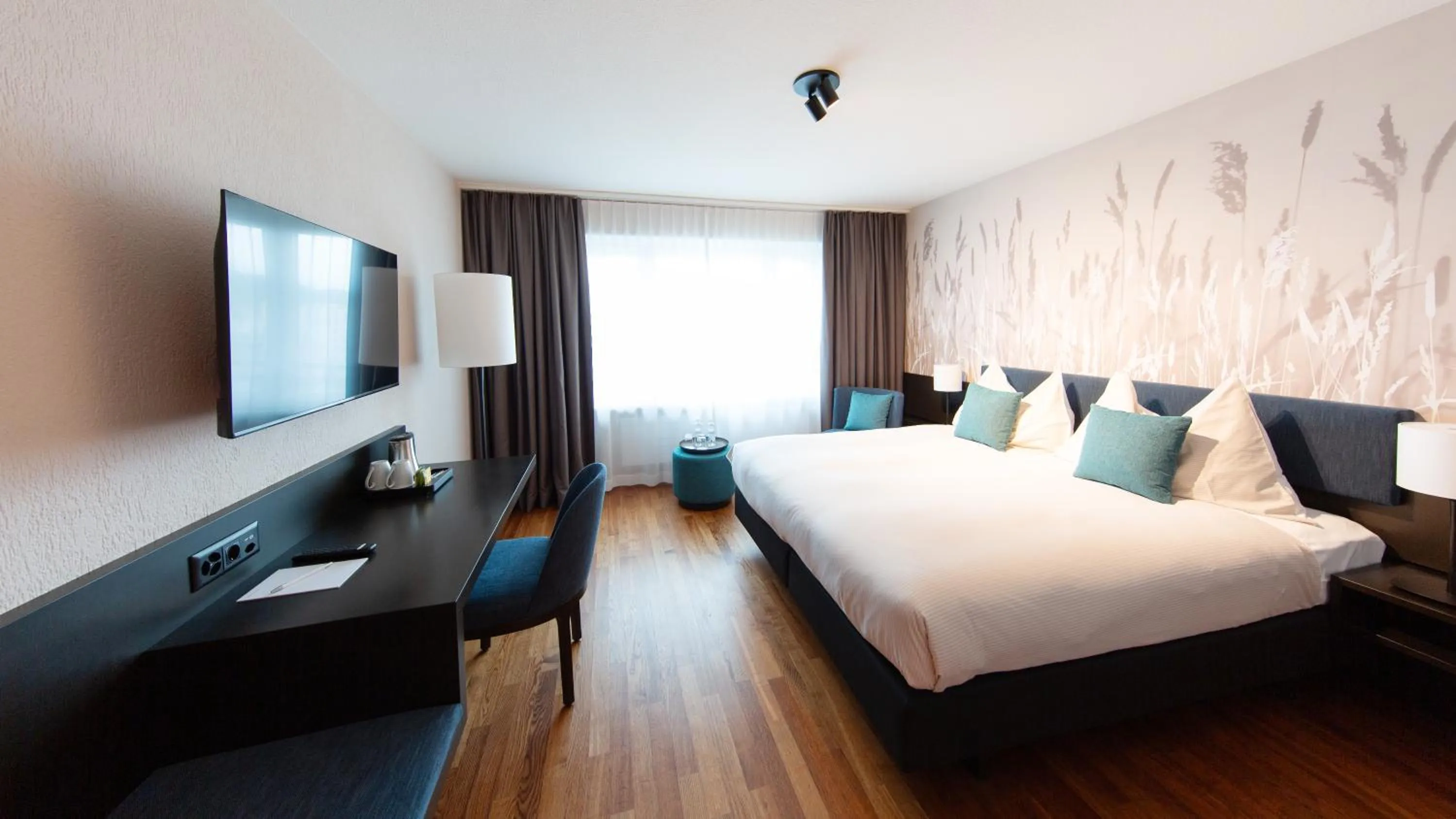 Photo of the whole room, Bed in HOTEL illuster - Urban & Local