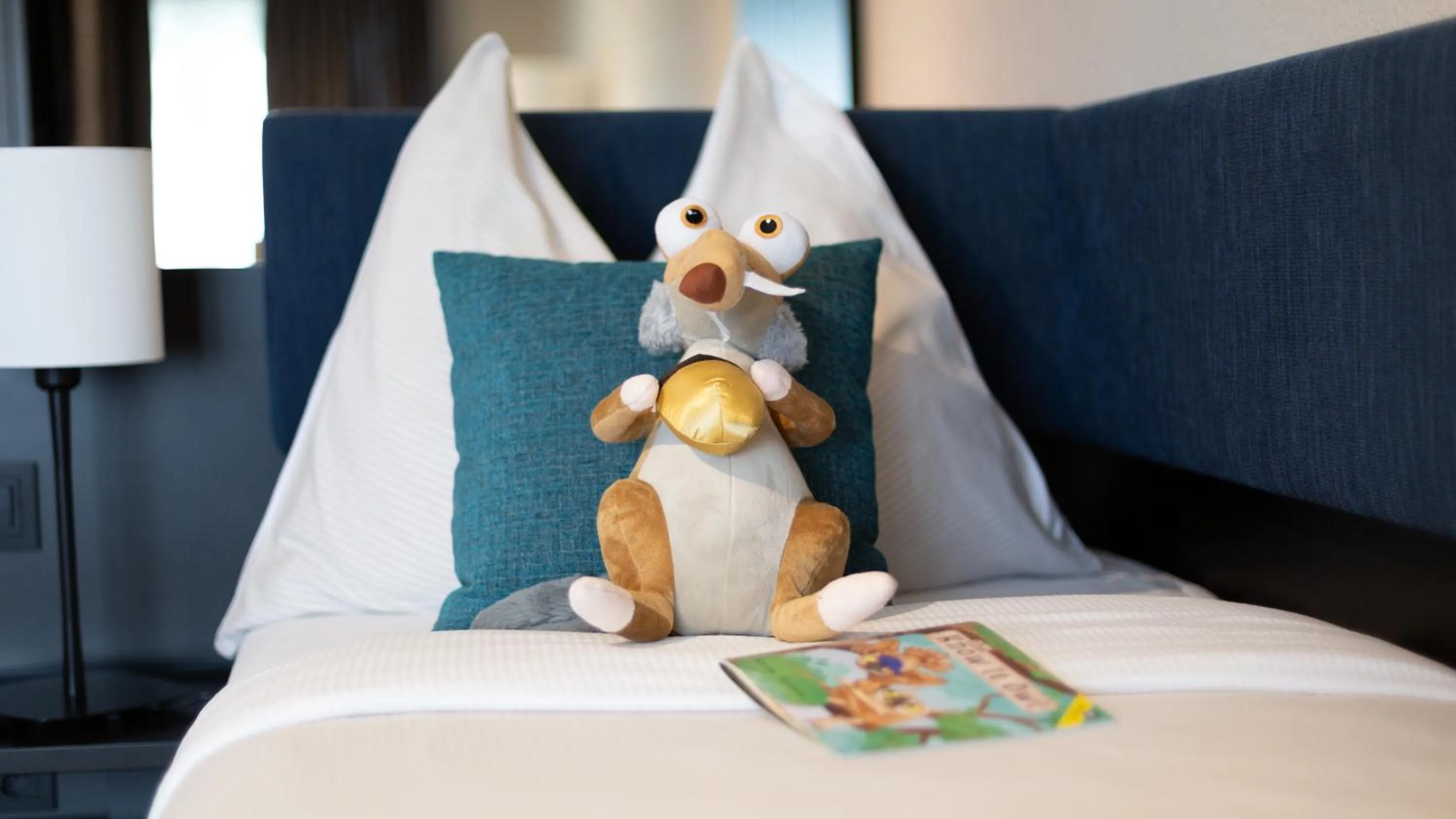 Bed in HOTEL illuster - Urban & Local