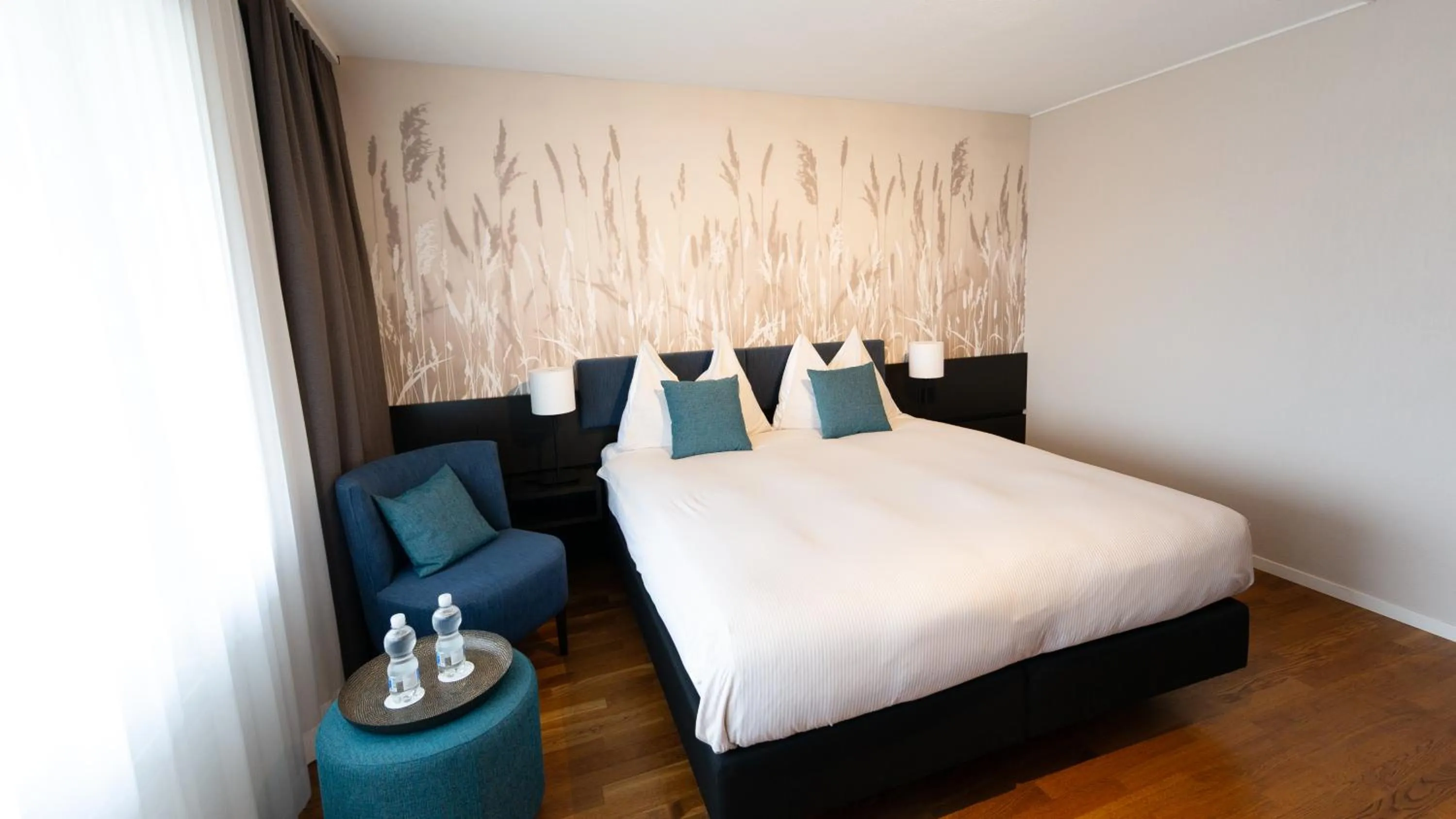 Photo of the whole room, Bed in HOTEL illuster - Urban & Local