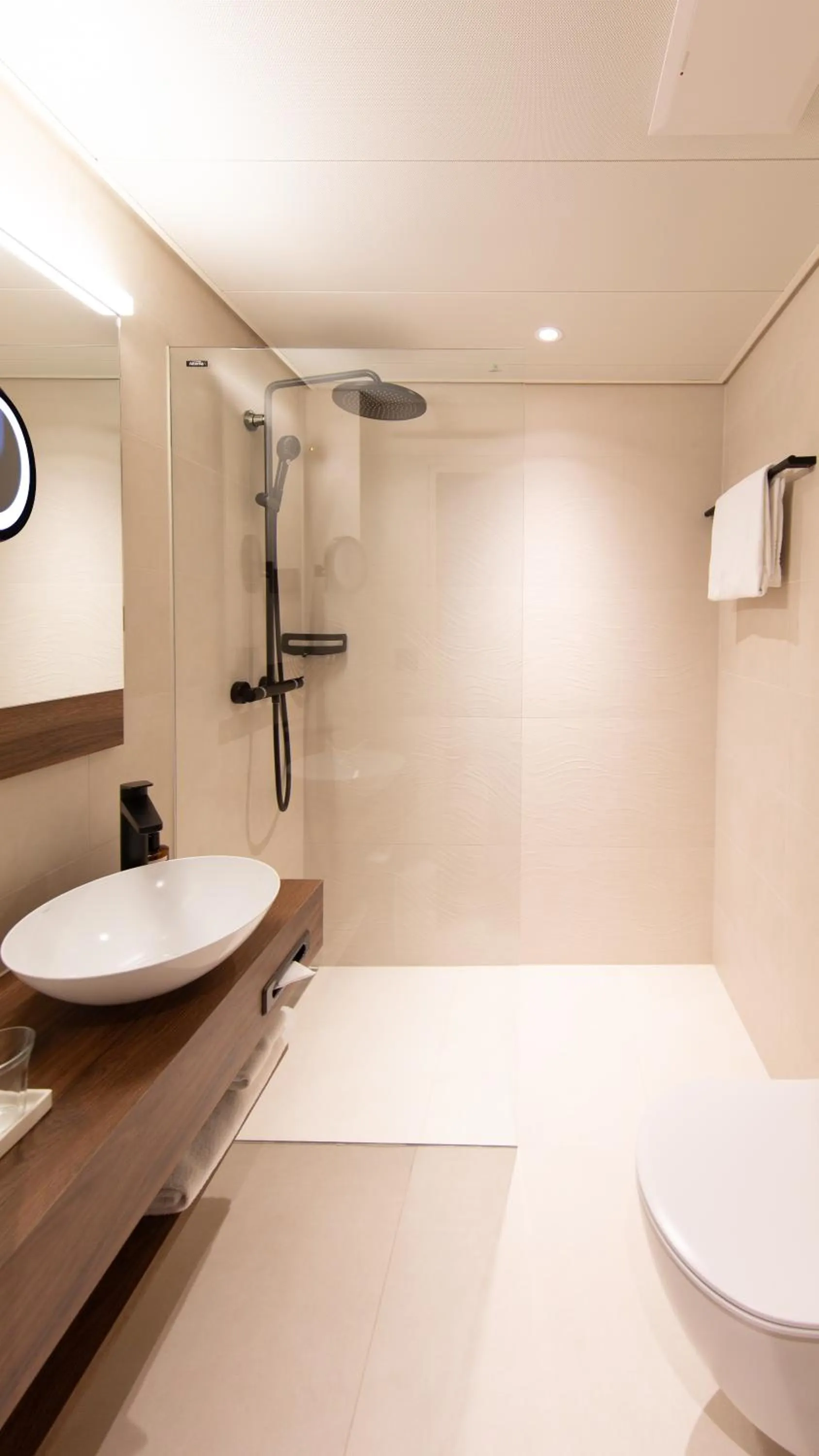 Bathroom in HOTEL illuster - Urban & Local