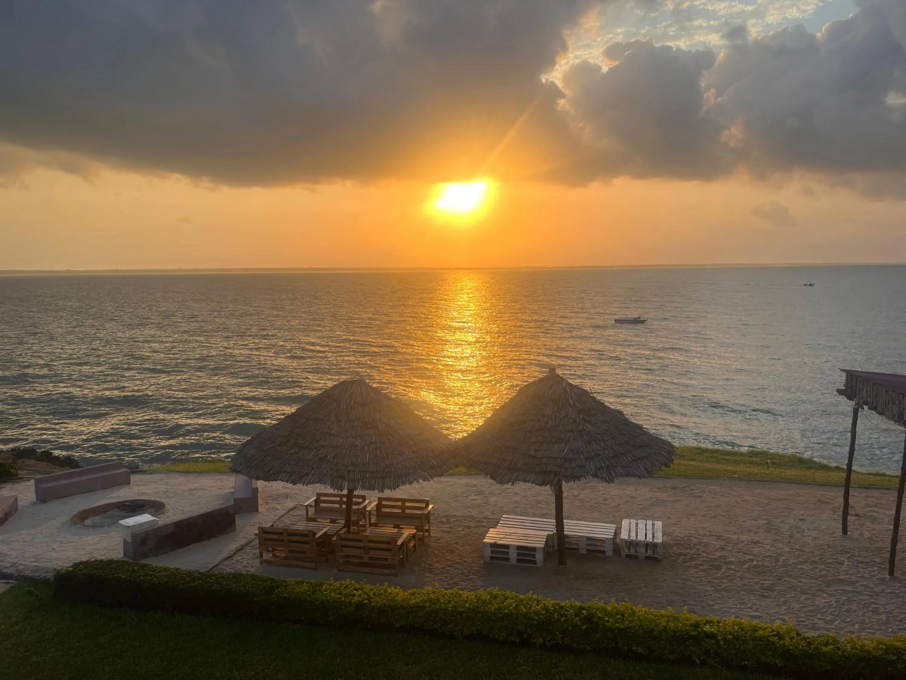 Calamari Beach Resort