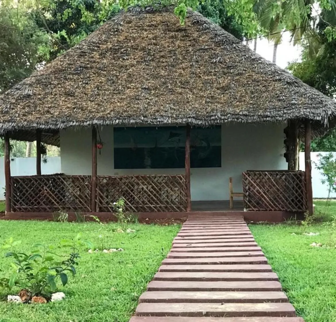 Restaurant/places to eat in Calamari Beach Resort