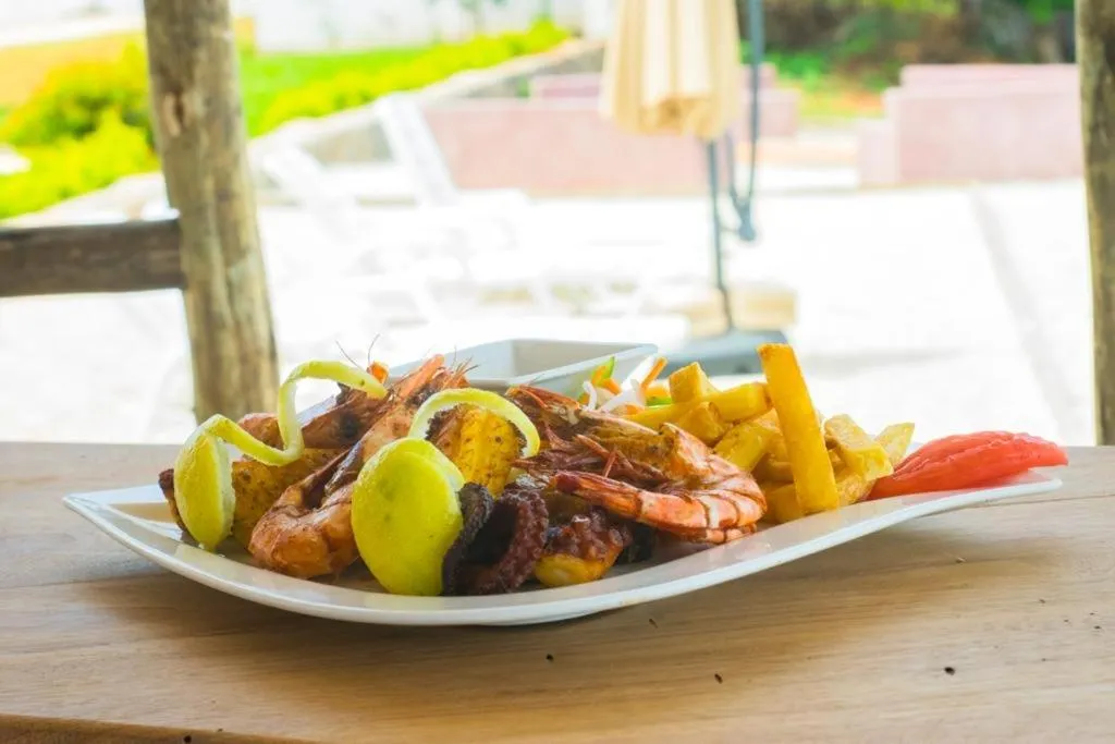 Food in Calamari Beach Resort