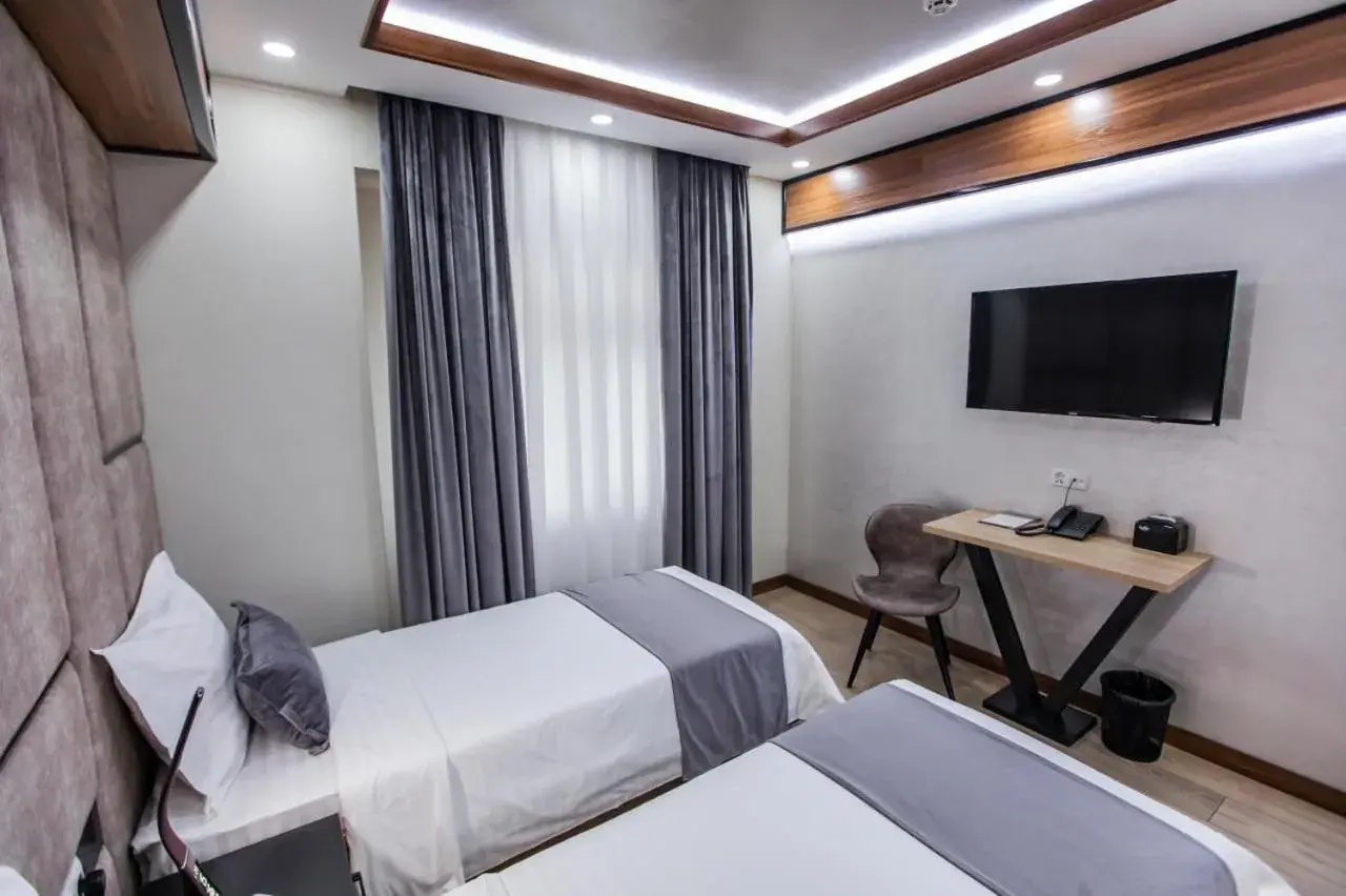 Art Deluxe Hotel Art Deluxe Hotel