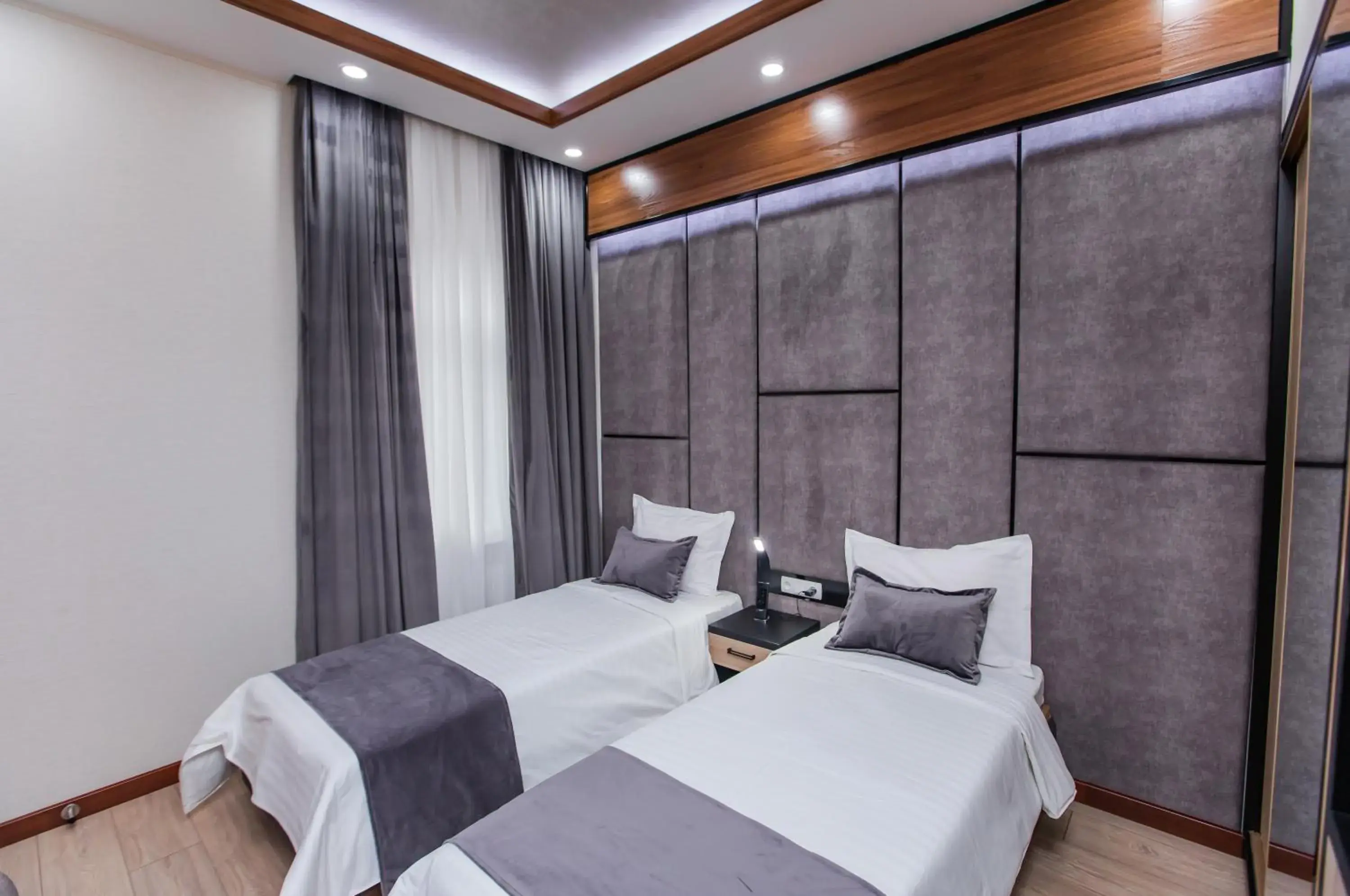 Bed in Art Deluxe Hotel Bed in Art Deluxe Hotel