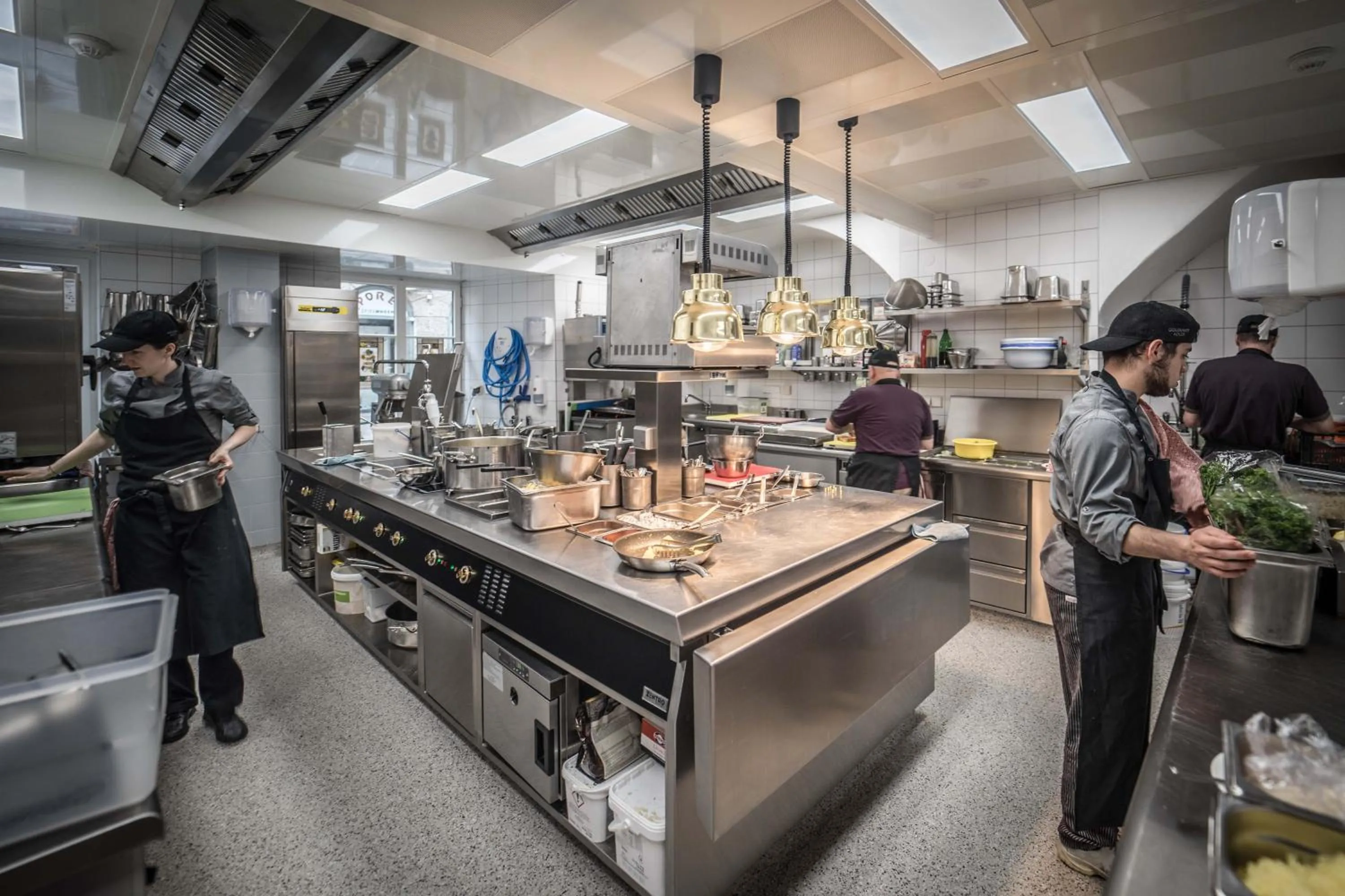 Restaurant/places to eat in Hotel Goldener Adler, BW Signature Collection