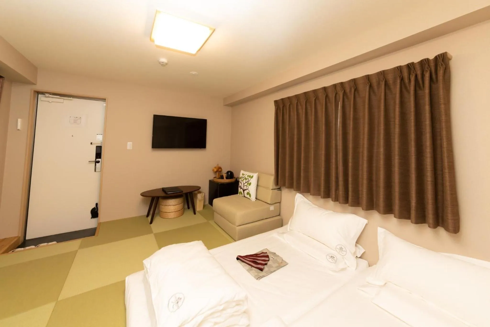 Bed in Light Hotel - Vacation STAY 17218v