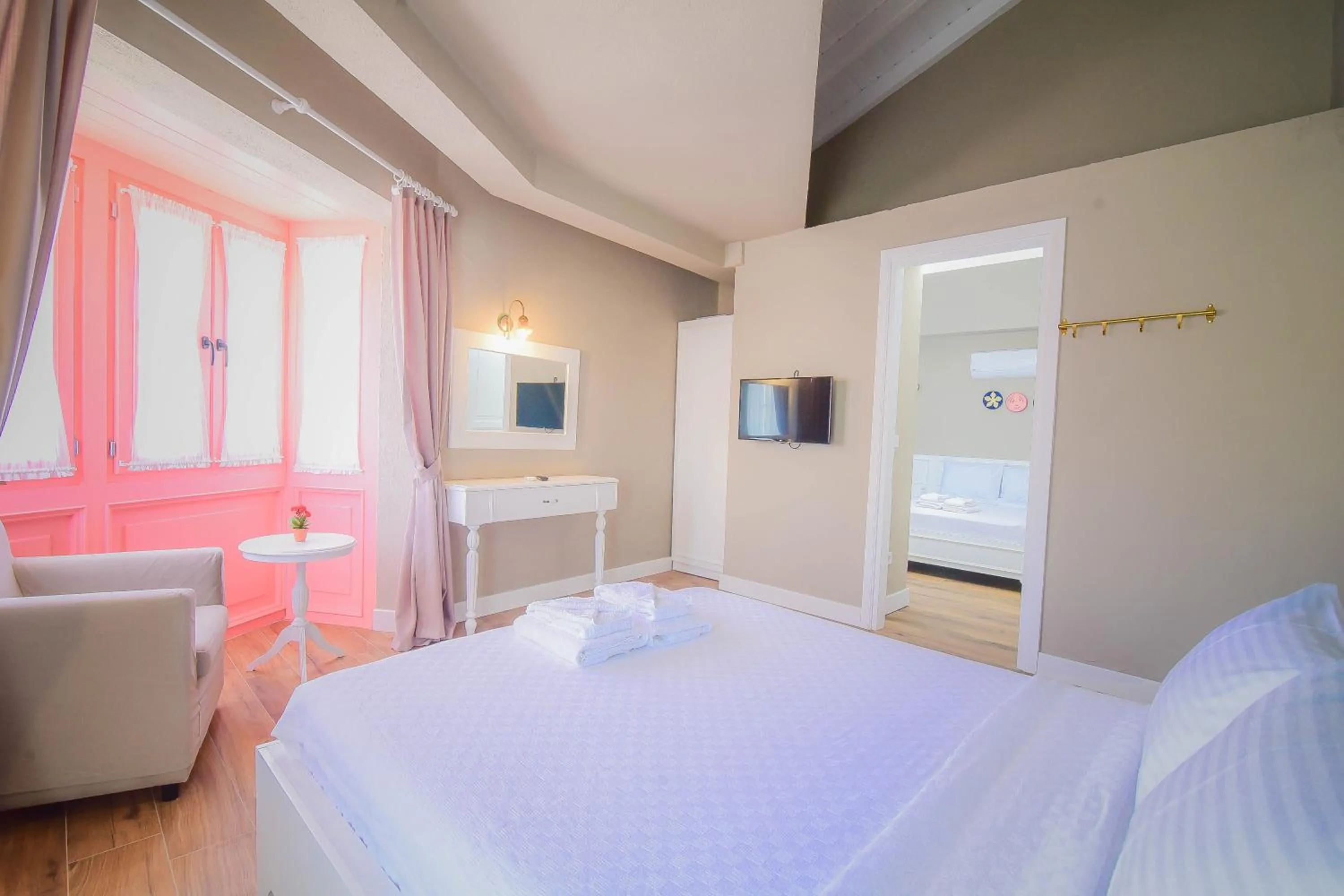 Photo of the whole room, Bed in Jardin d'Azur Alaçatı