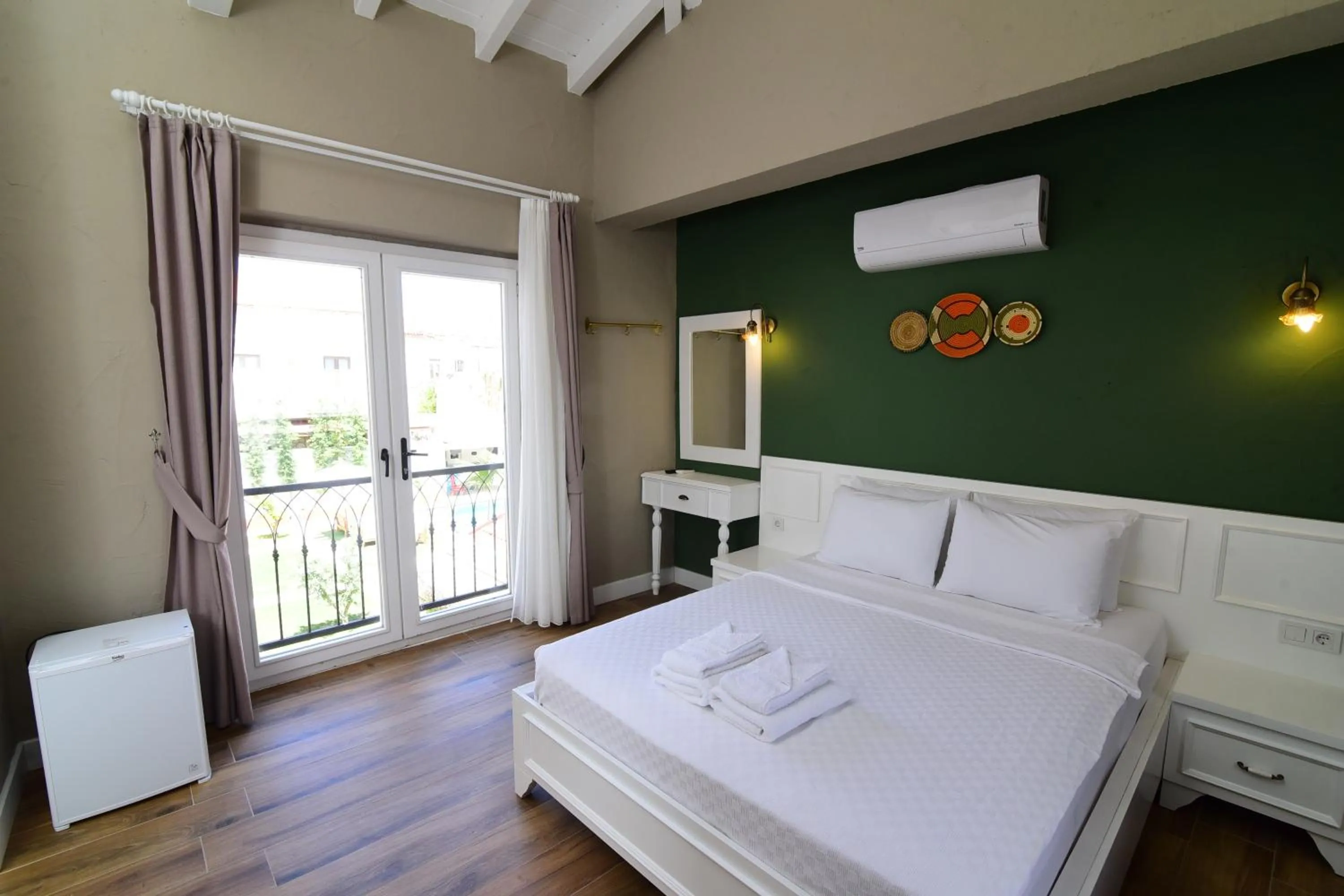 Photo of the whole room, Bed in Jardin d'Azur Alaçatı