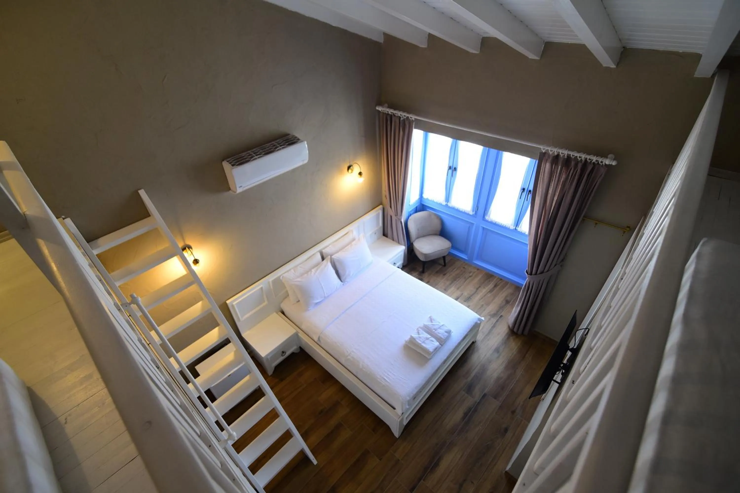 Photo of the whole room, Bed in Jardin d'Azur Alaçatı