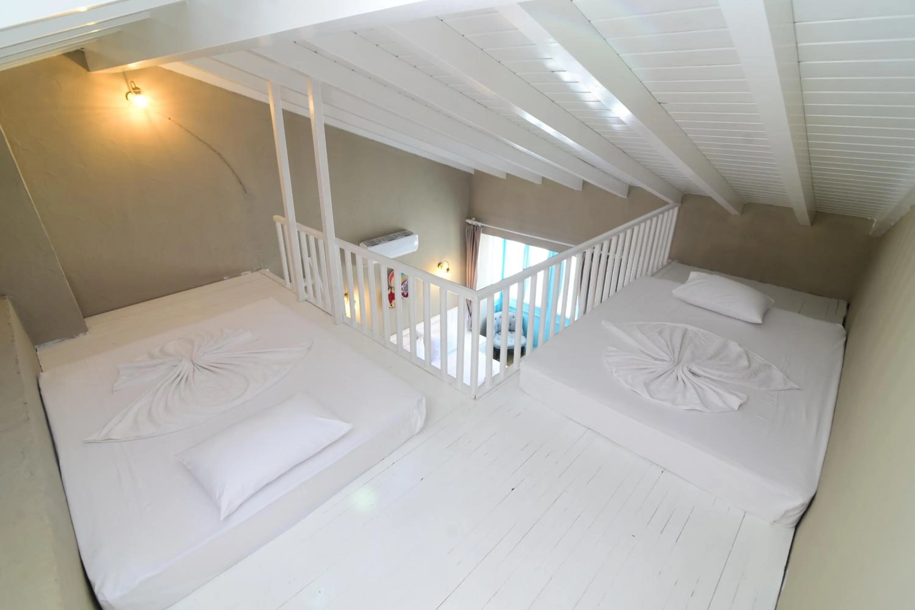 Photo of the whole room, Bed in Jardin d'Azur Alaçatı