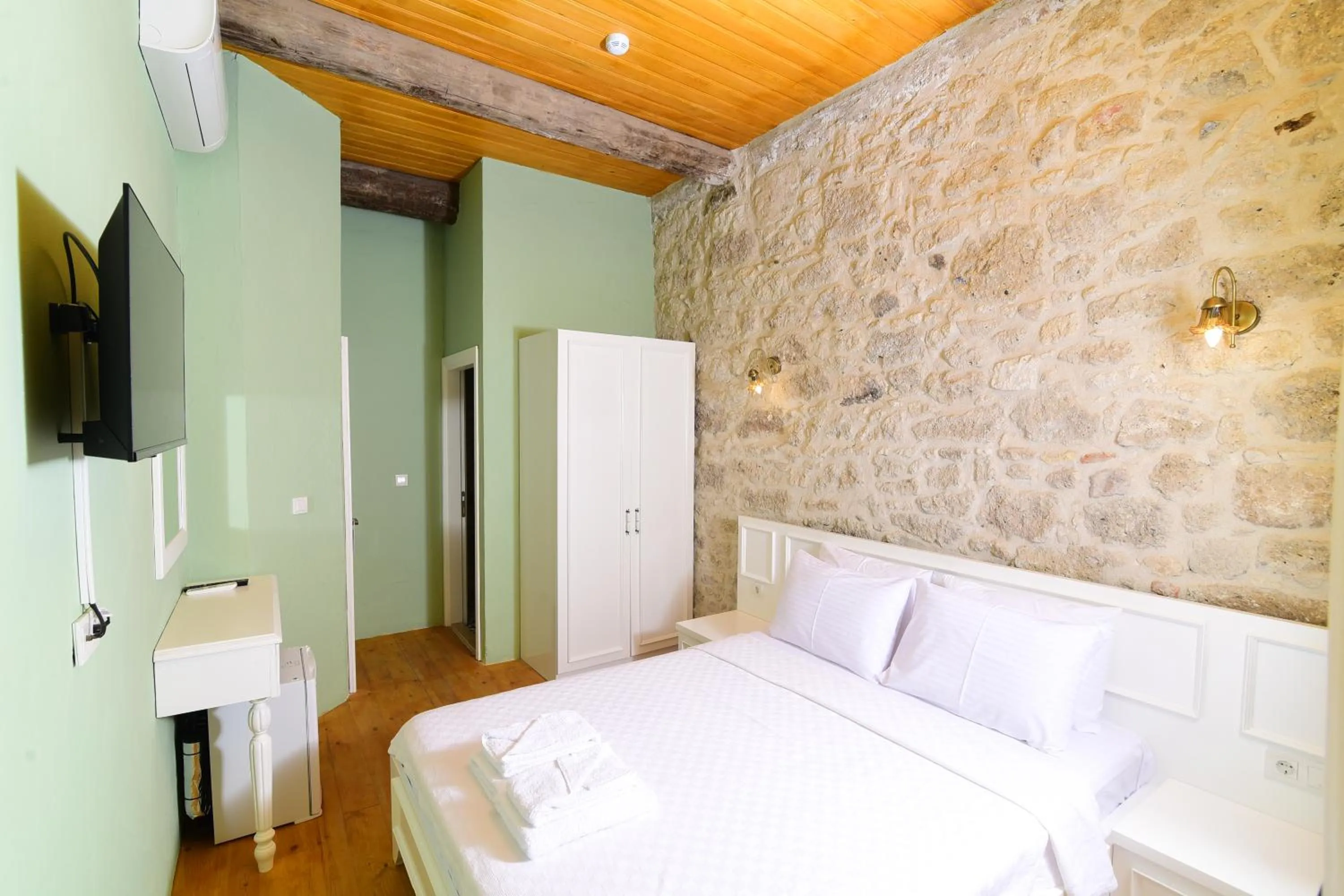 Photo of the whole room, Bed in Jardin d'Azur Alaçatı