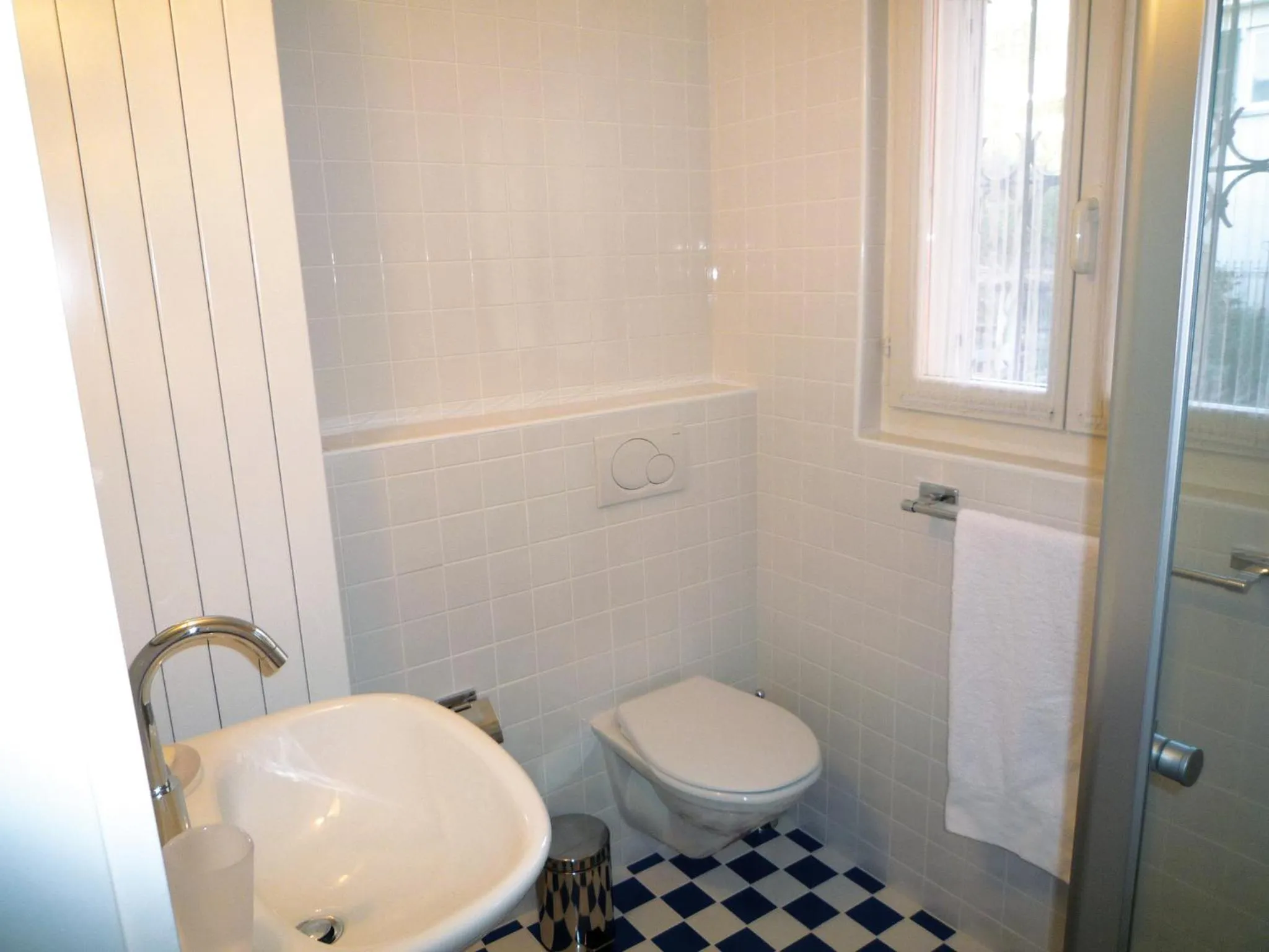 Shower in B&B villa sempreverde